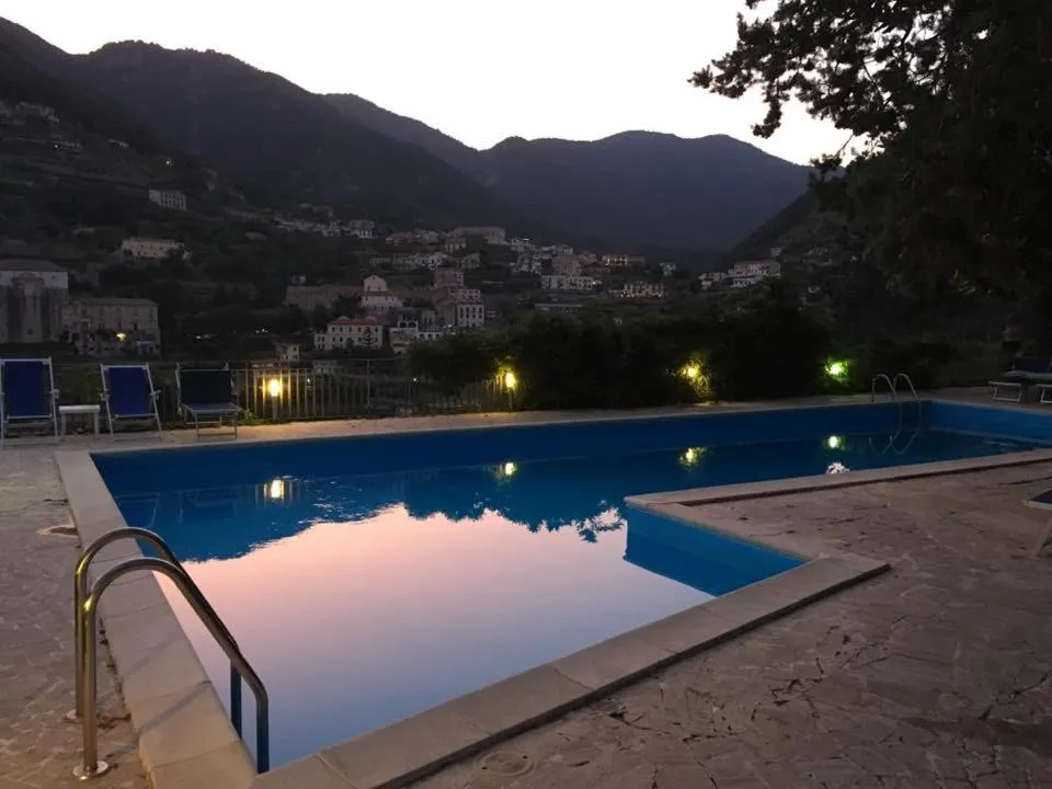 Swimming pool in Residence Le Villette