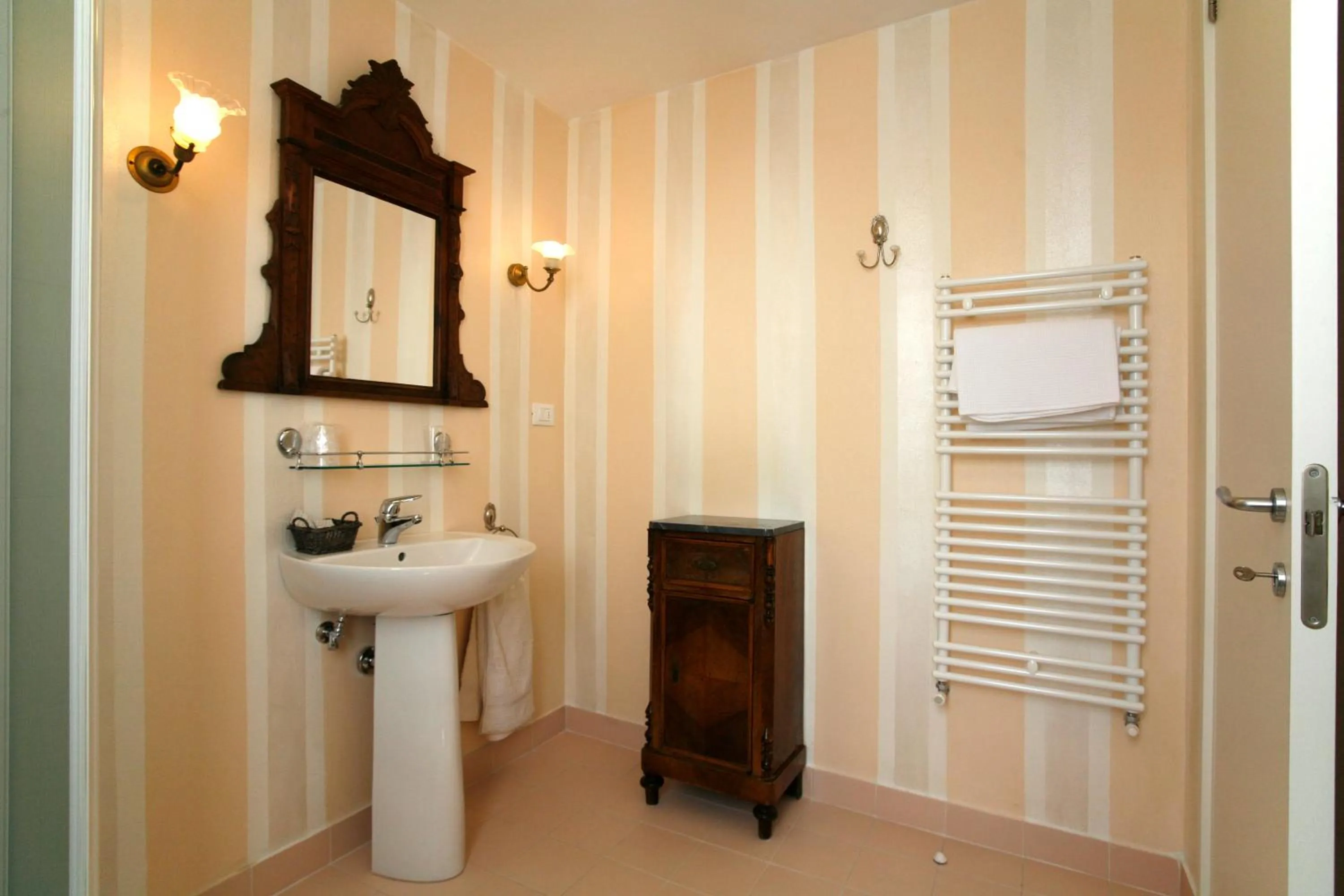 Toilet in Villa Amelia Rooms