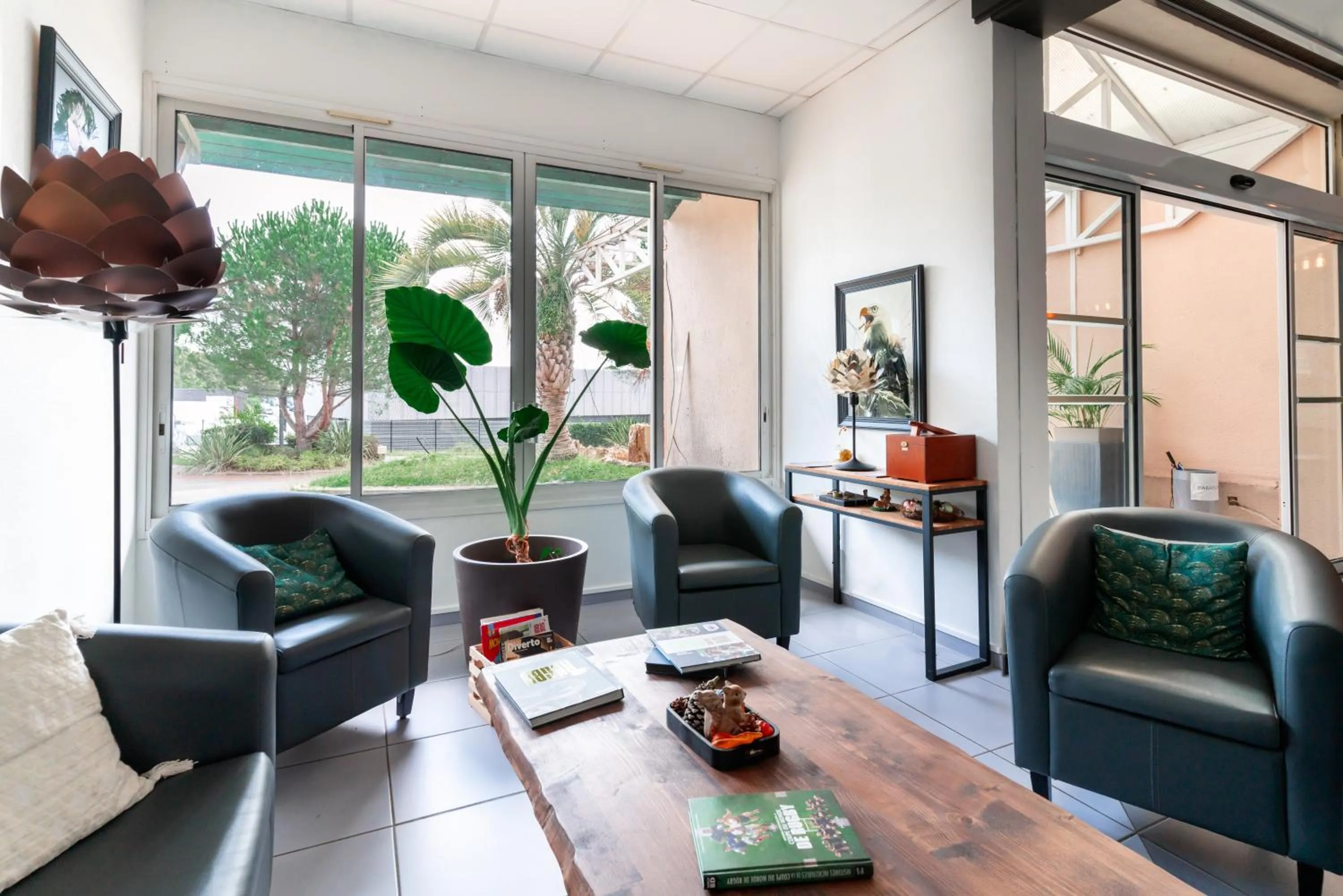 Lobby or reception in Abor Hôtel, Mont de Marsan