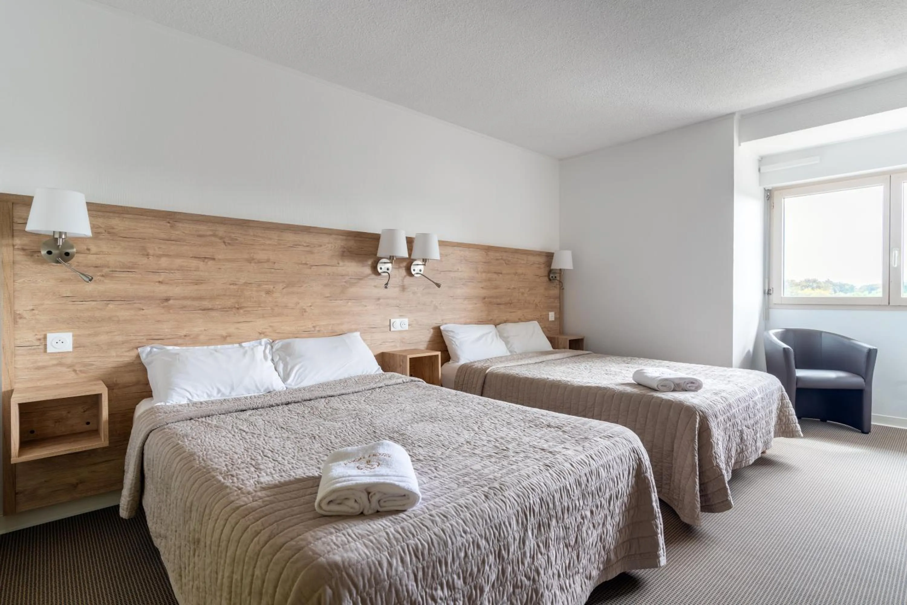 Bedroom, Bed in Abor Hôtel, Mont de Marsan