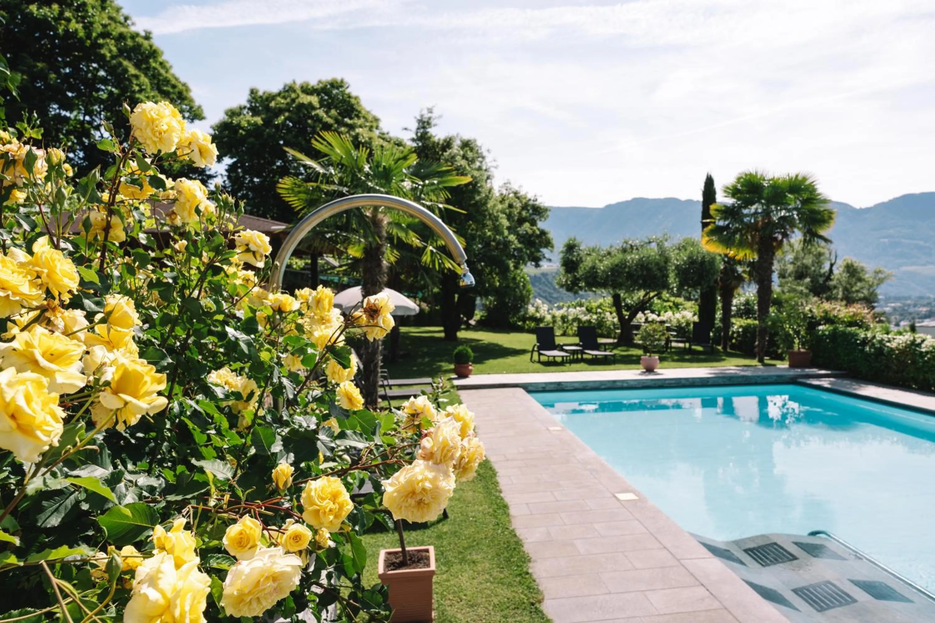 Swimming pool in Alagundis Apartment Residence