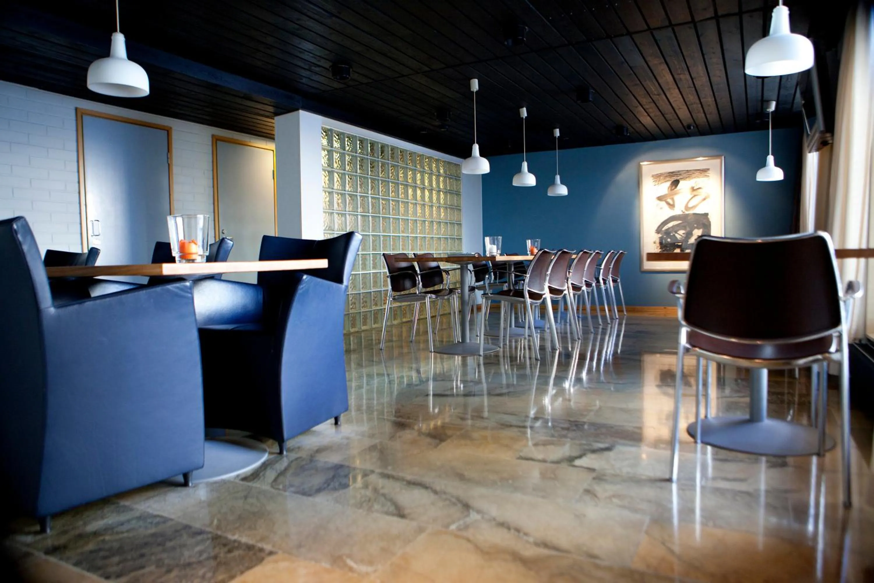Lounge or bar in Centro Hotel Turku