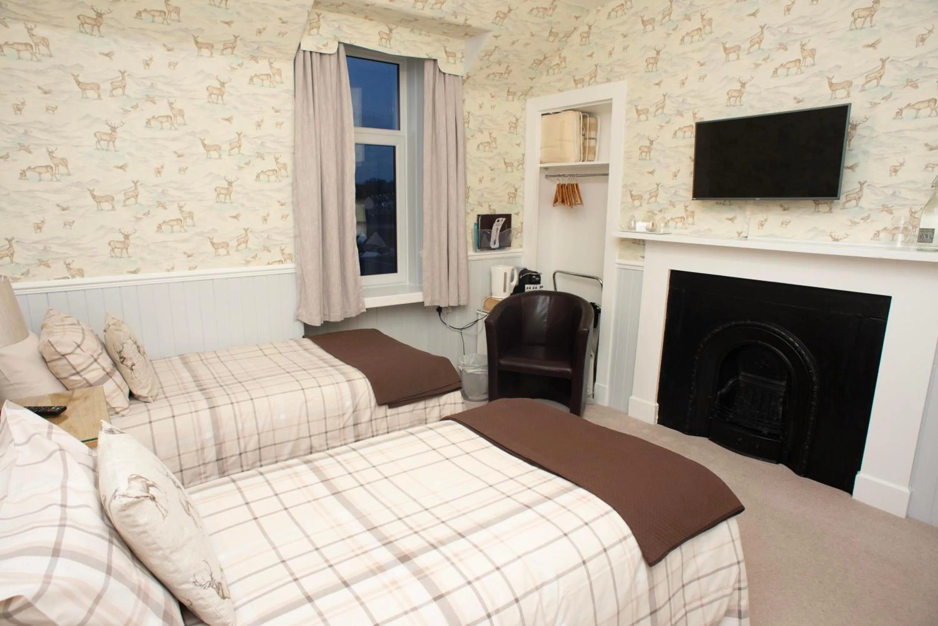Bedroom, Bed in Dunvegan Bed & Breakfast