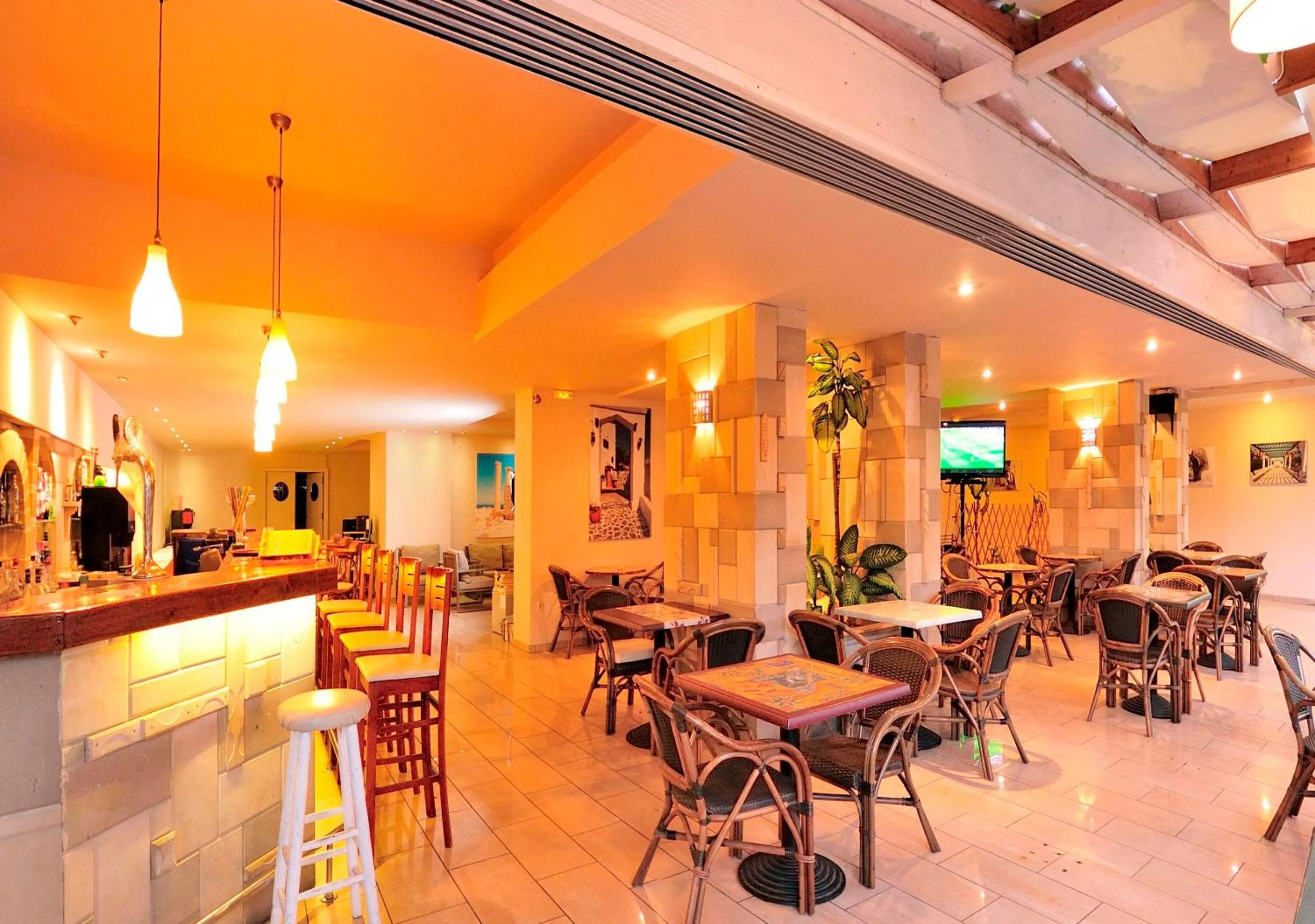 Lounge or bar in Carina Hotel