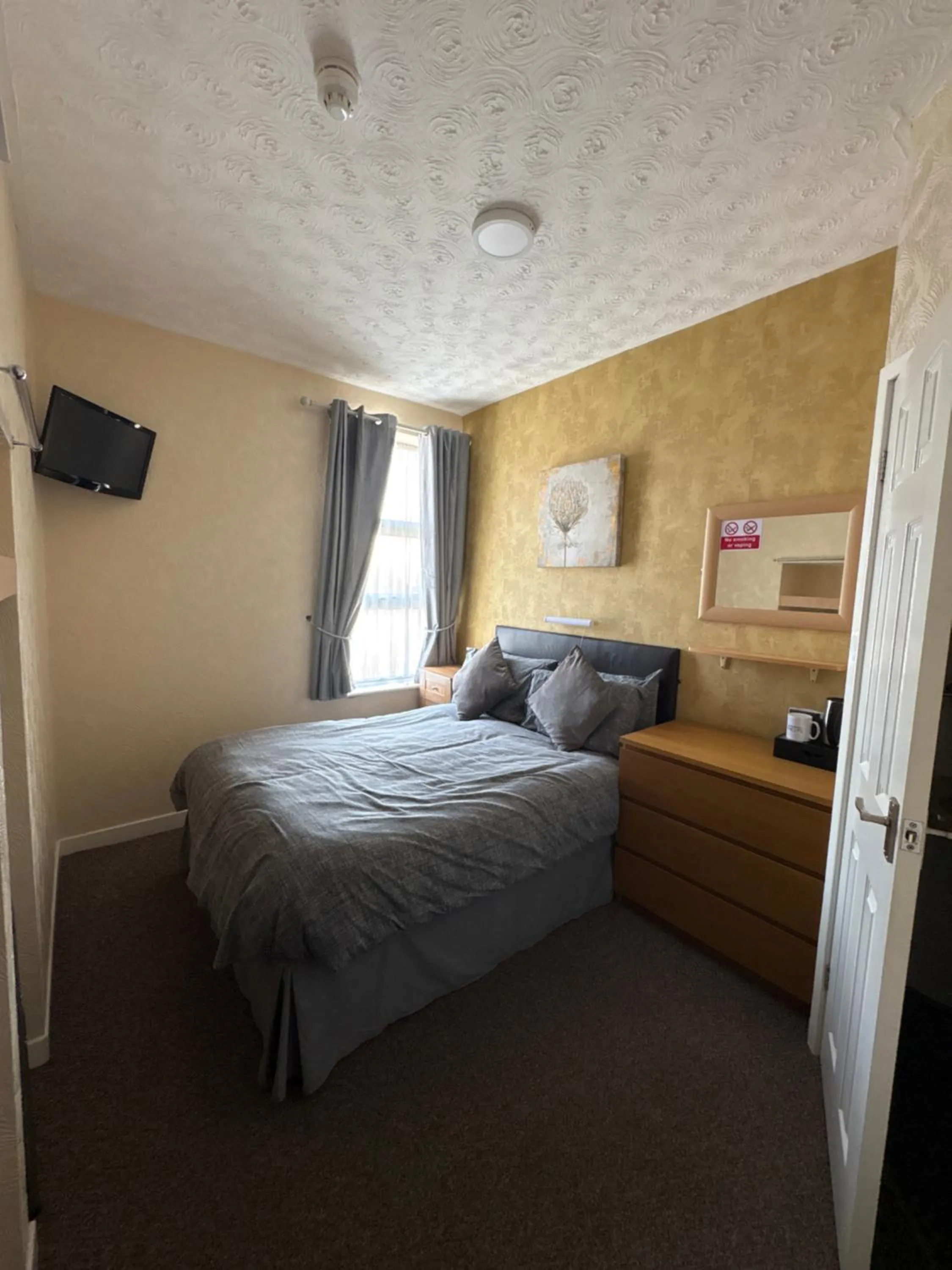 Bed in Clifton Private Hotel