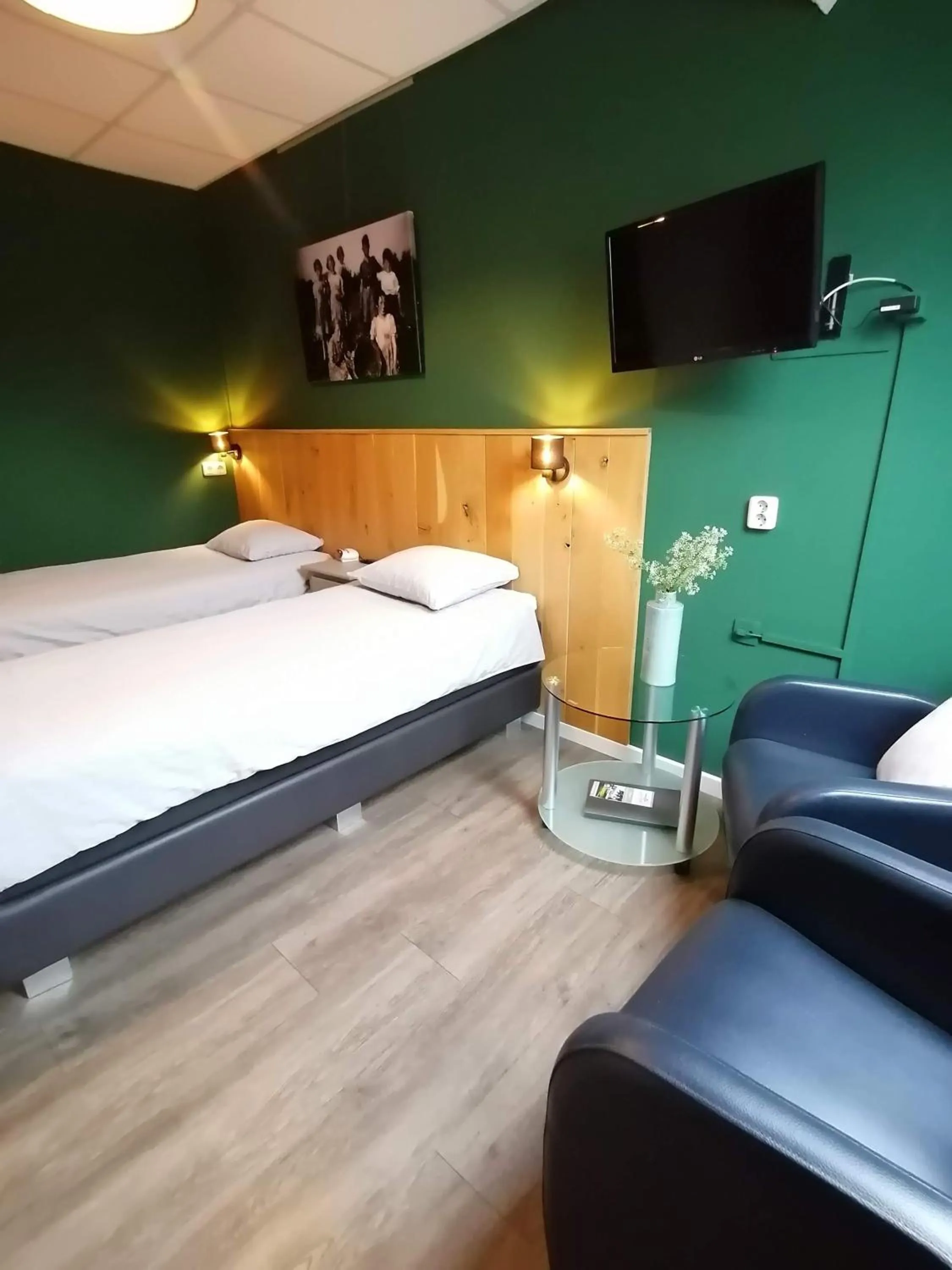 Bed in Hotel Lemmenhof