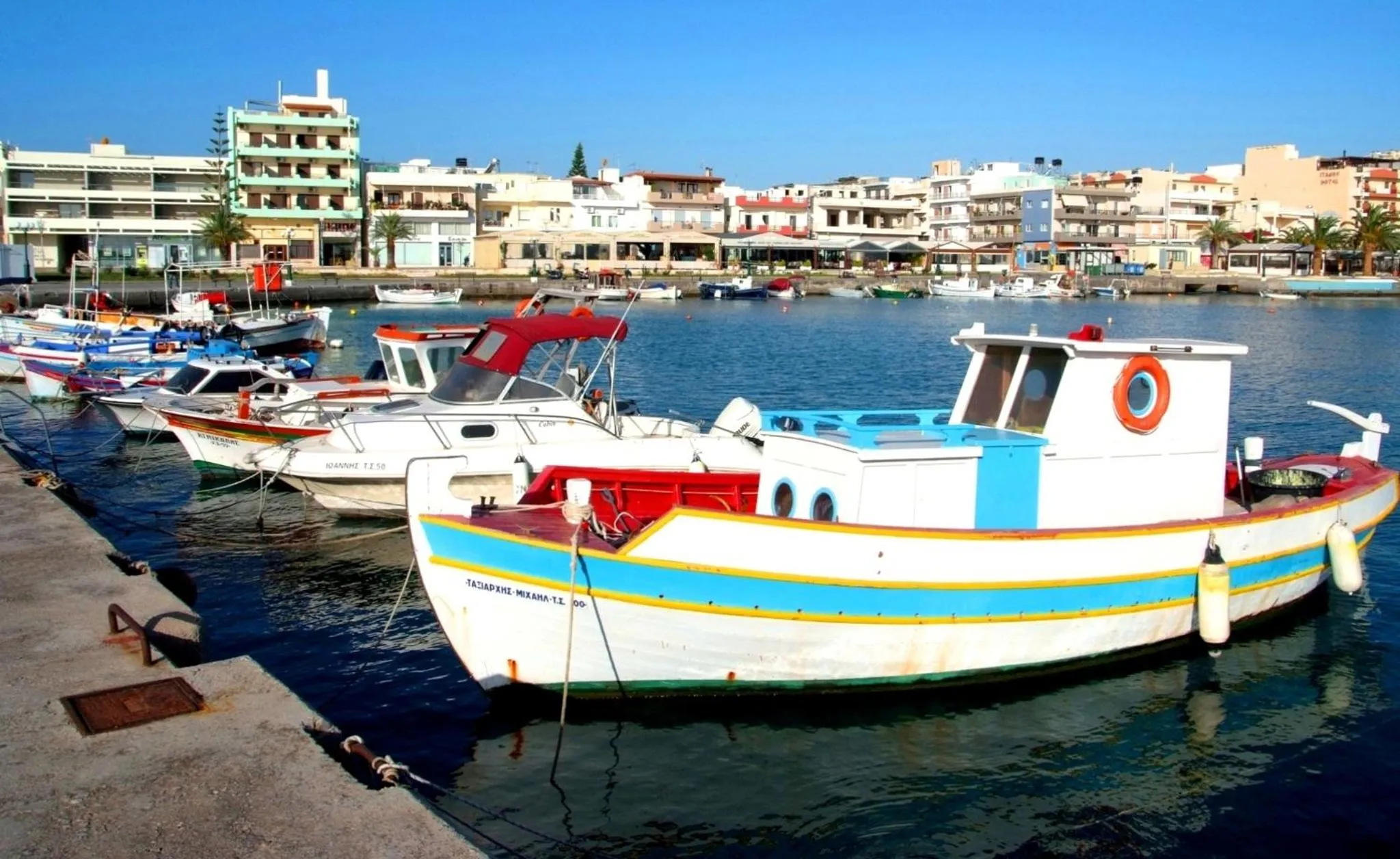 Facade/entrance in Elysee Hotel