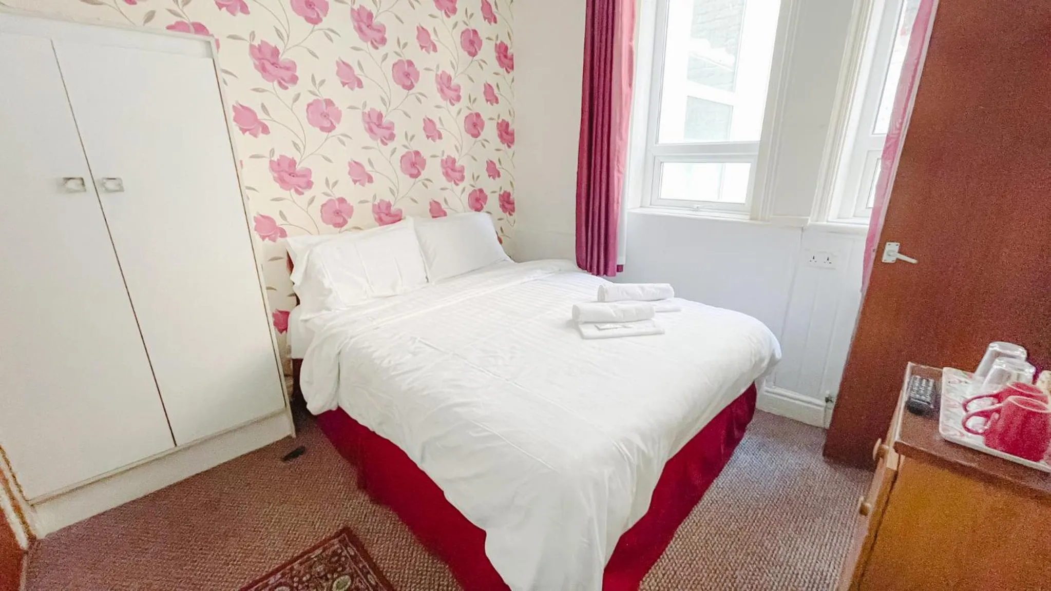 Bedroom in The Chimes on the Sea