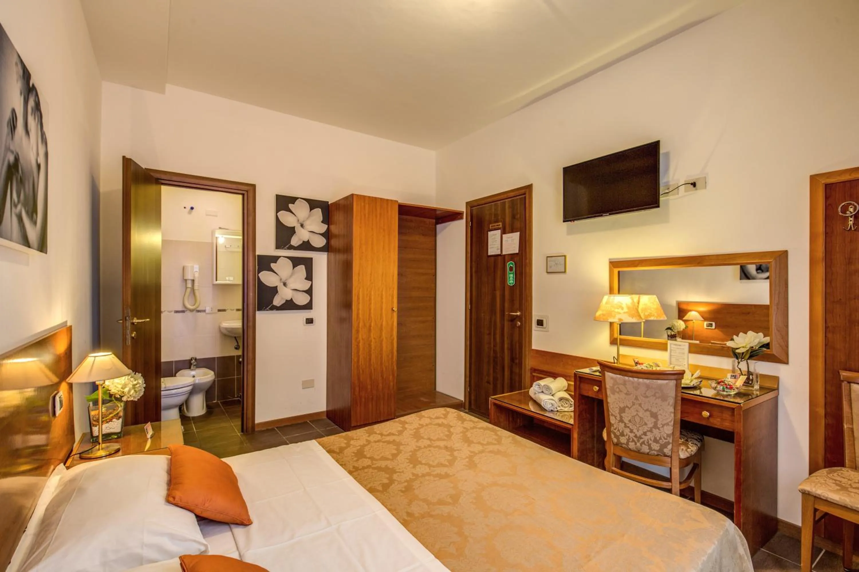 Bedroom, Bed in Trastevere Rooms