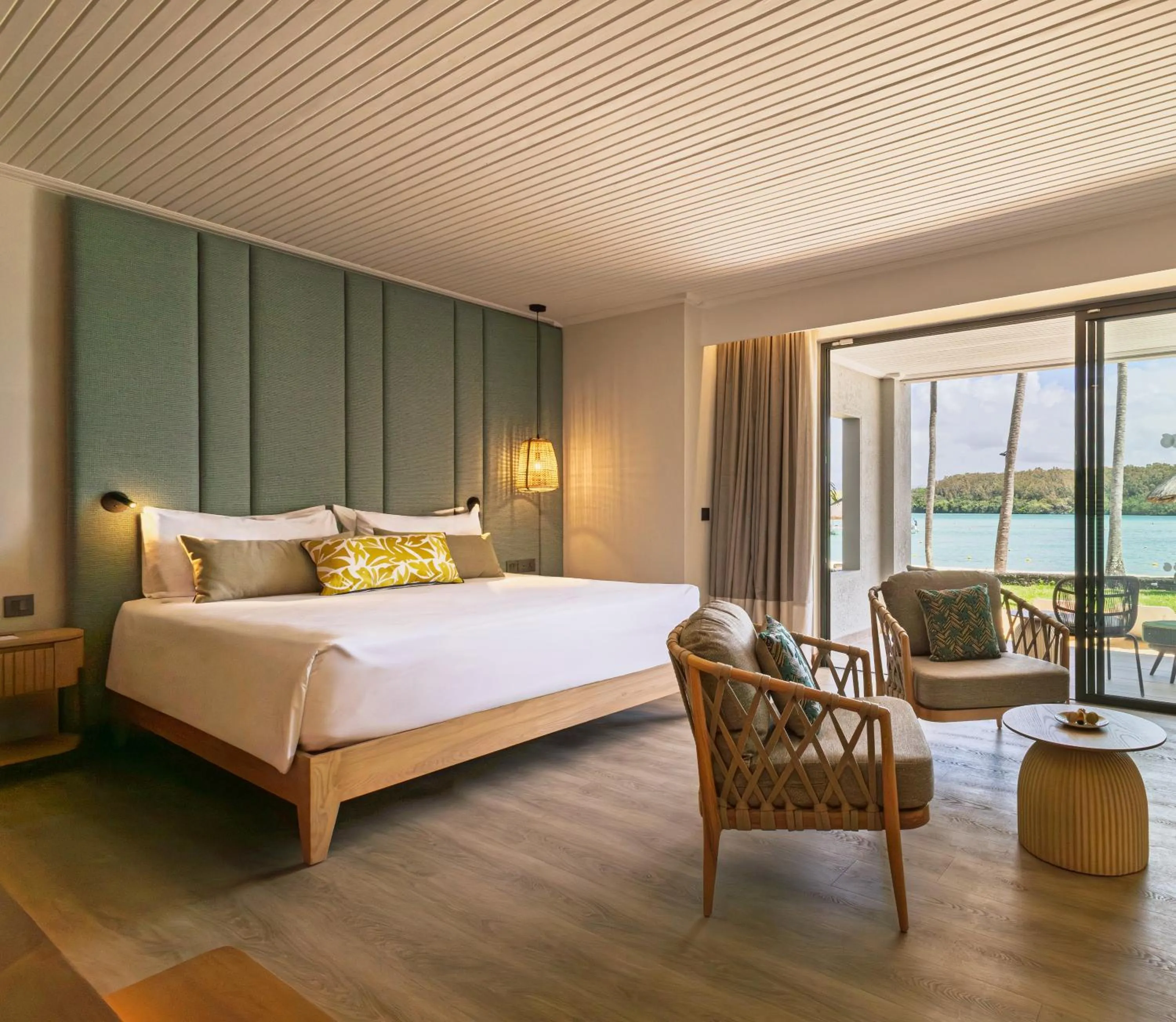 Bed in Shandrani Beachcomber Resort & Spa