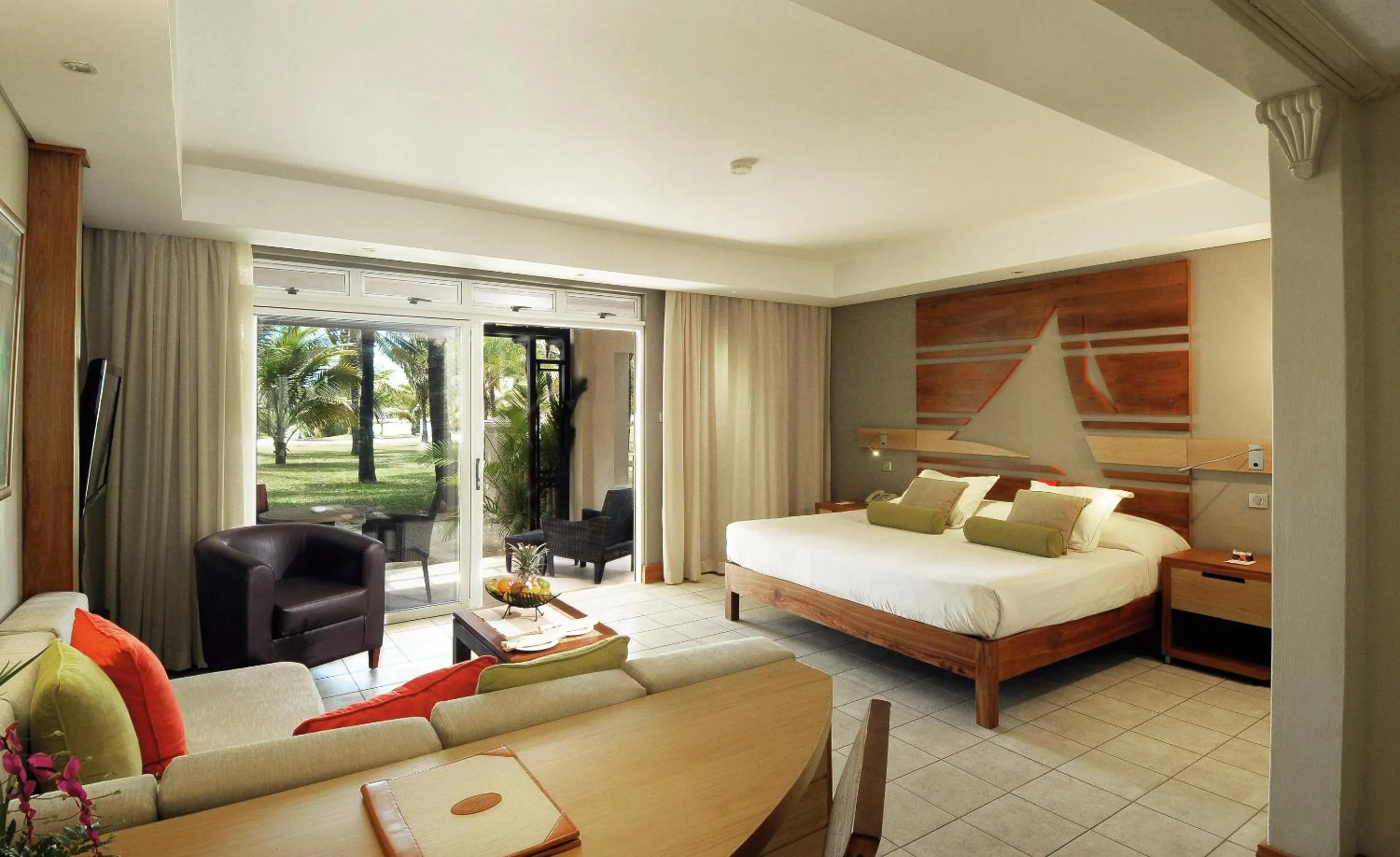Bed in Shandrani Beachcomber Resort & Spa