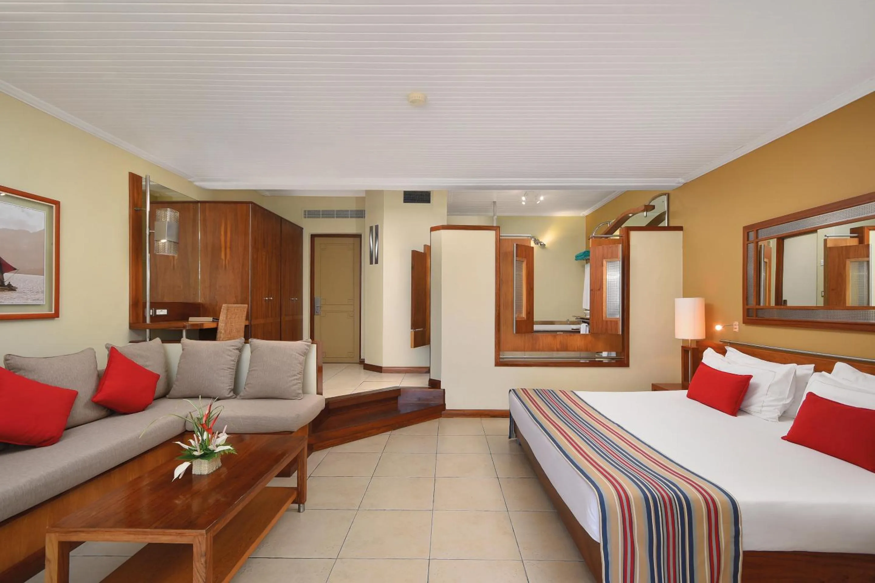 Bed in Shandrani Beachcomber Resort & Spa