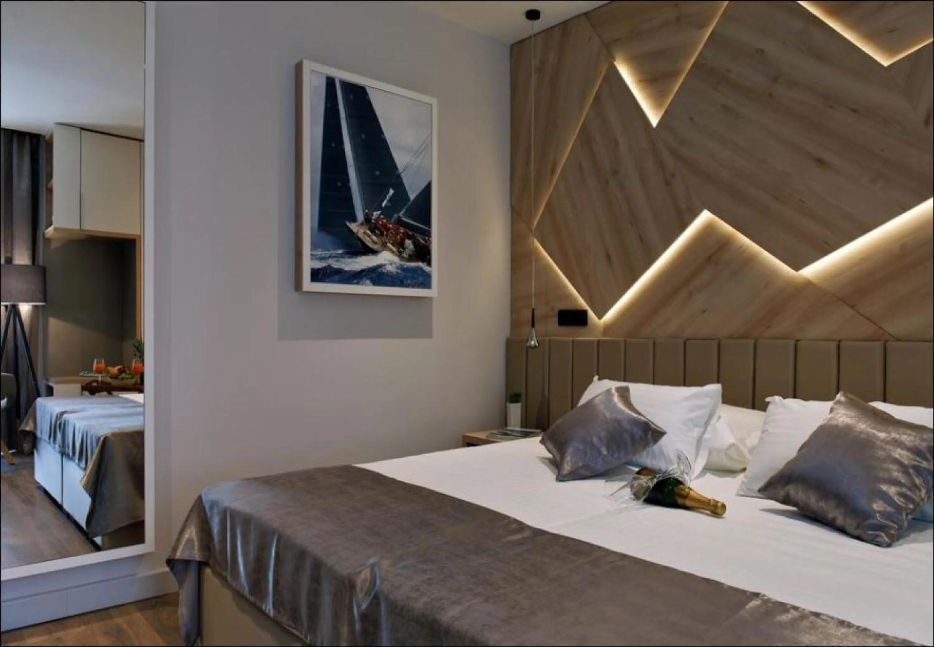 Photo of the whole room, Bed in Sailor Boutique Rooms