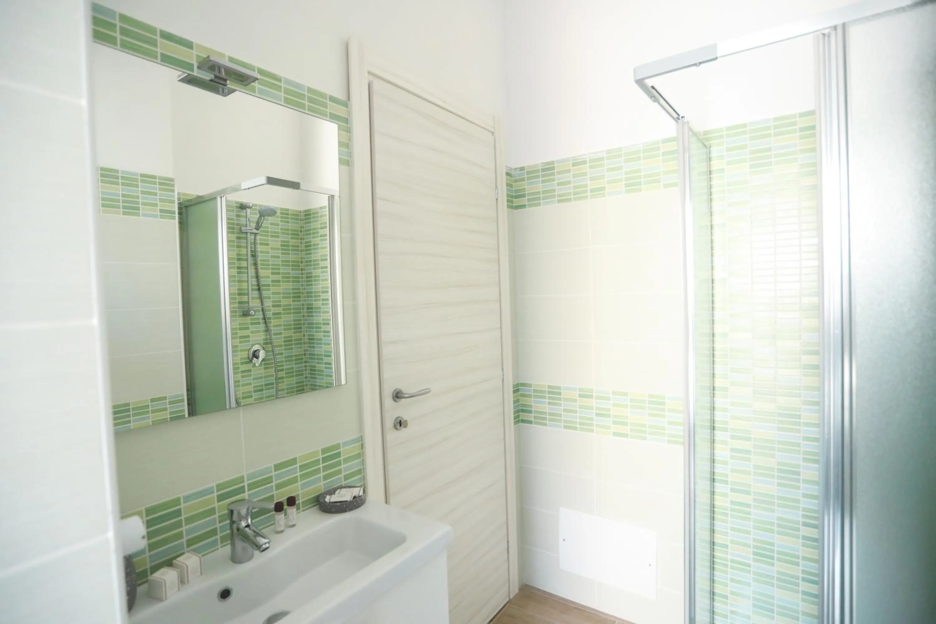 Il Viaggiatore Via Rimini Serapo