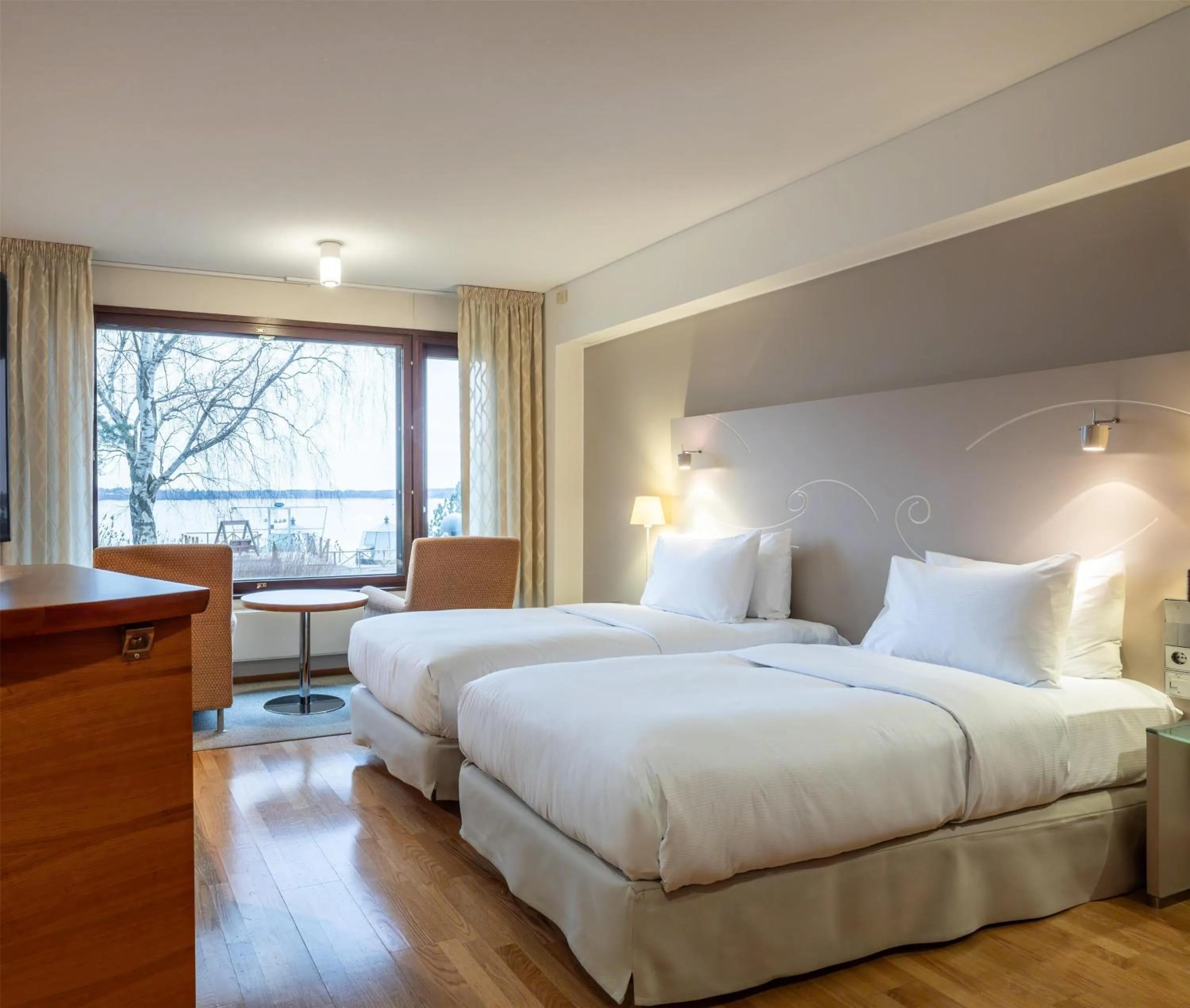 Bed in Hilton Helsinki Kalastajatorppa