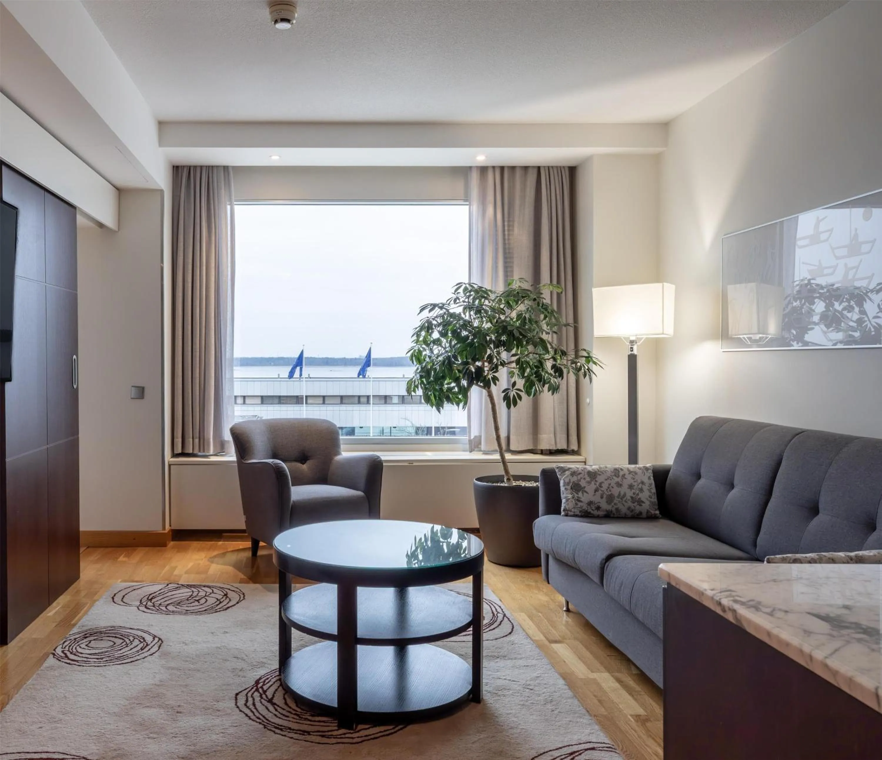 Living room in Hilton Helsinki Kalastajatorppa