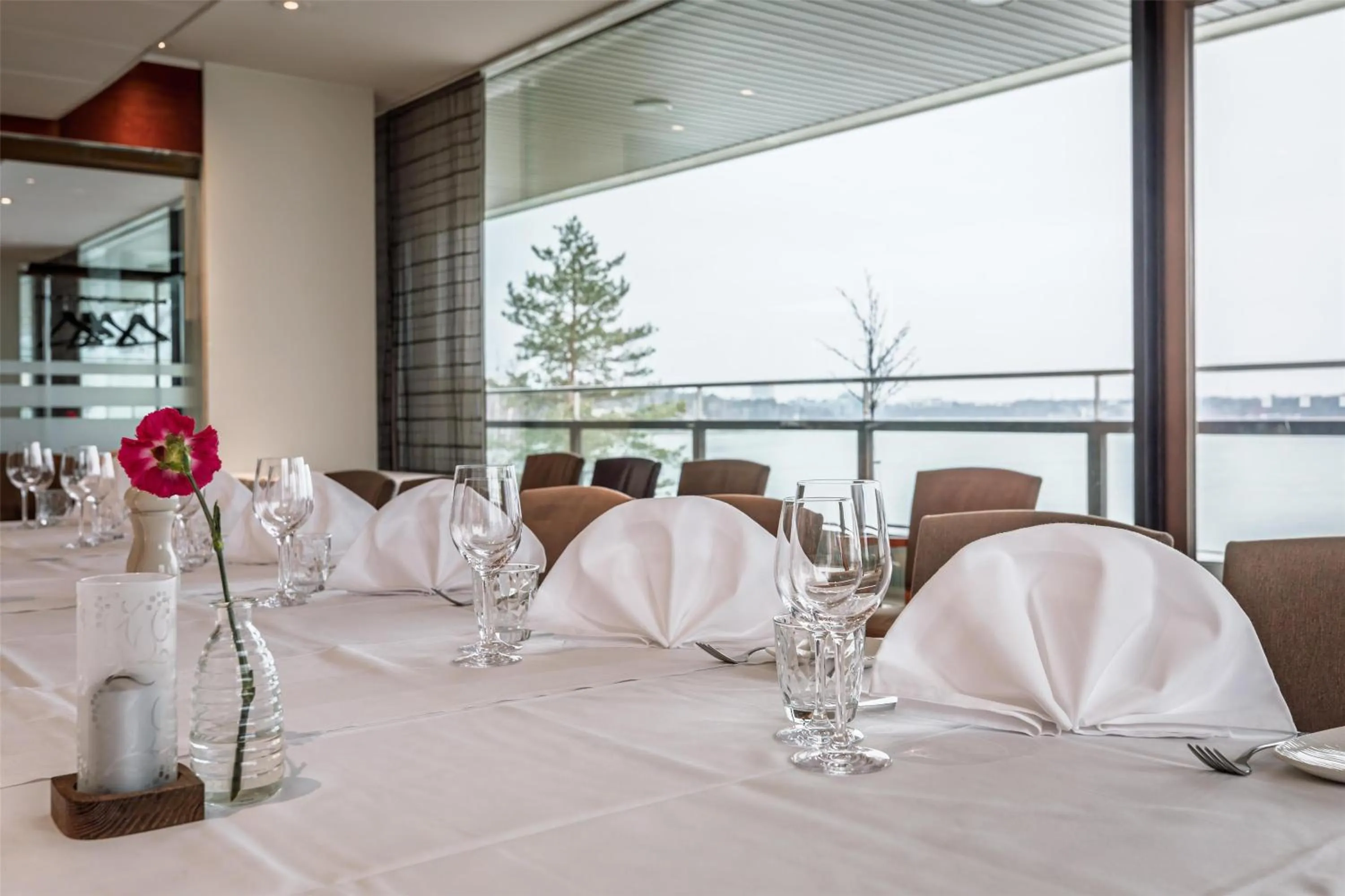 Restaurant/places to eat in Hilton Helsinki Kalastajatorppa