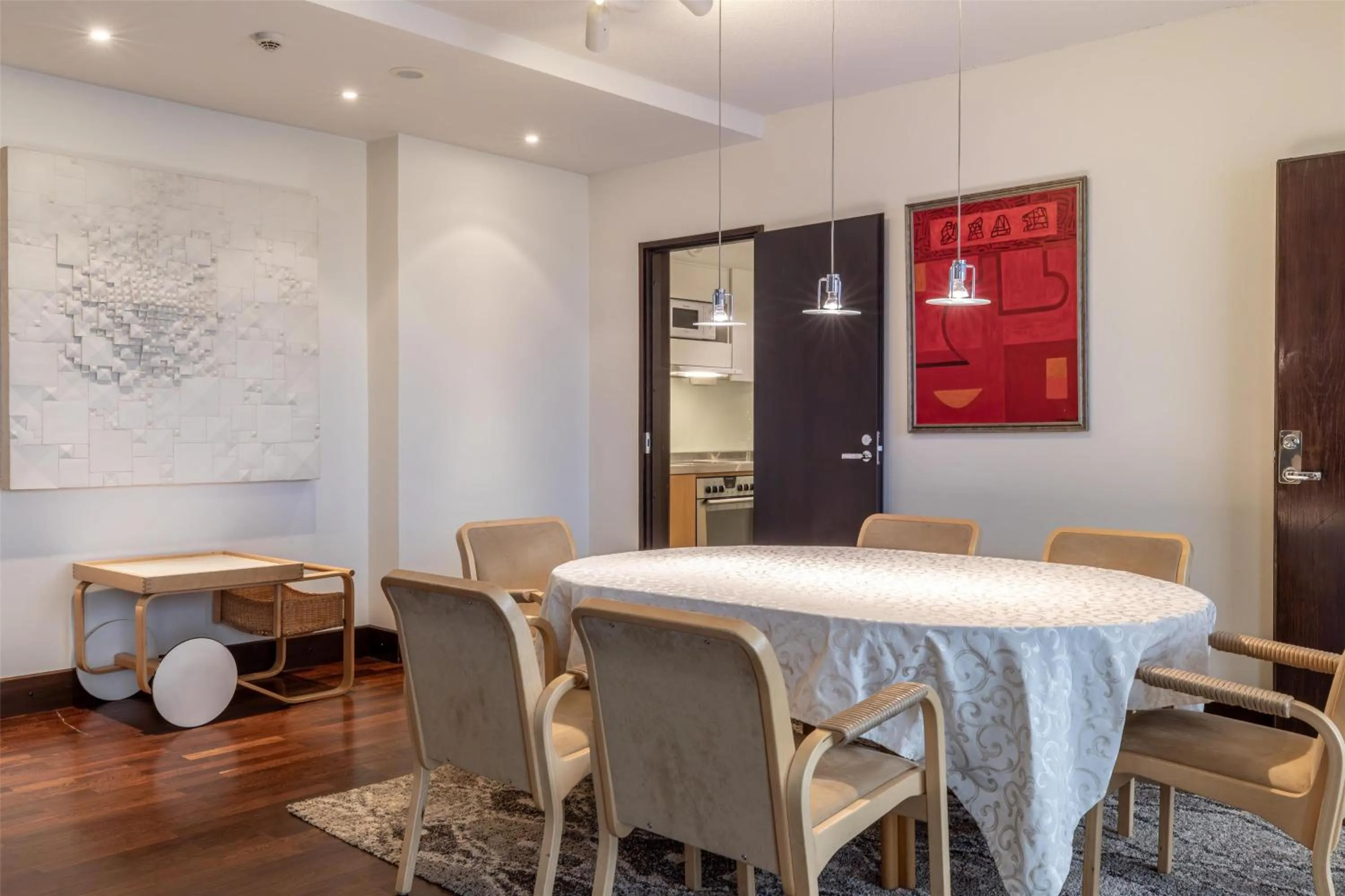 Photo of the whole room in Hilton Helsinki Kalastajatorppa