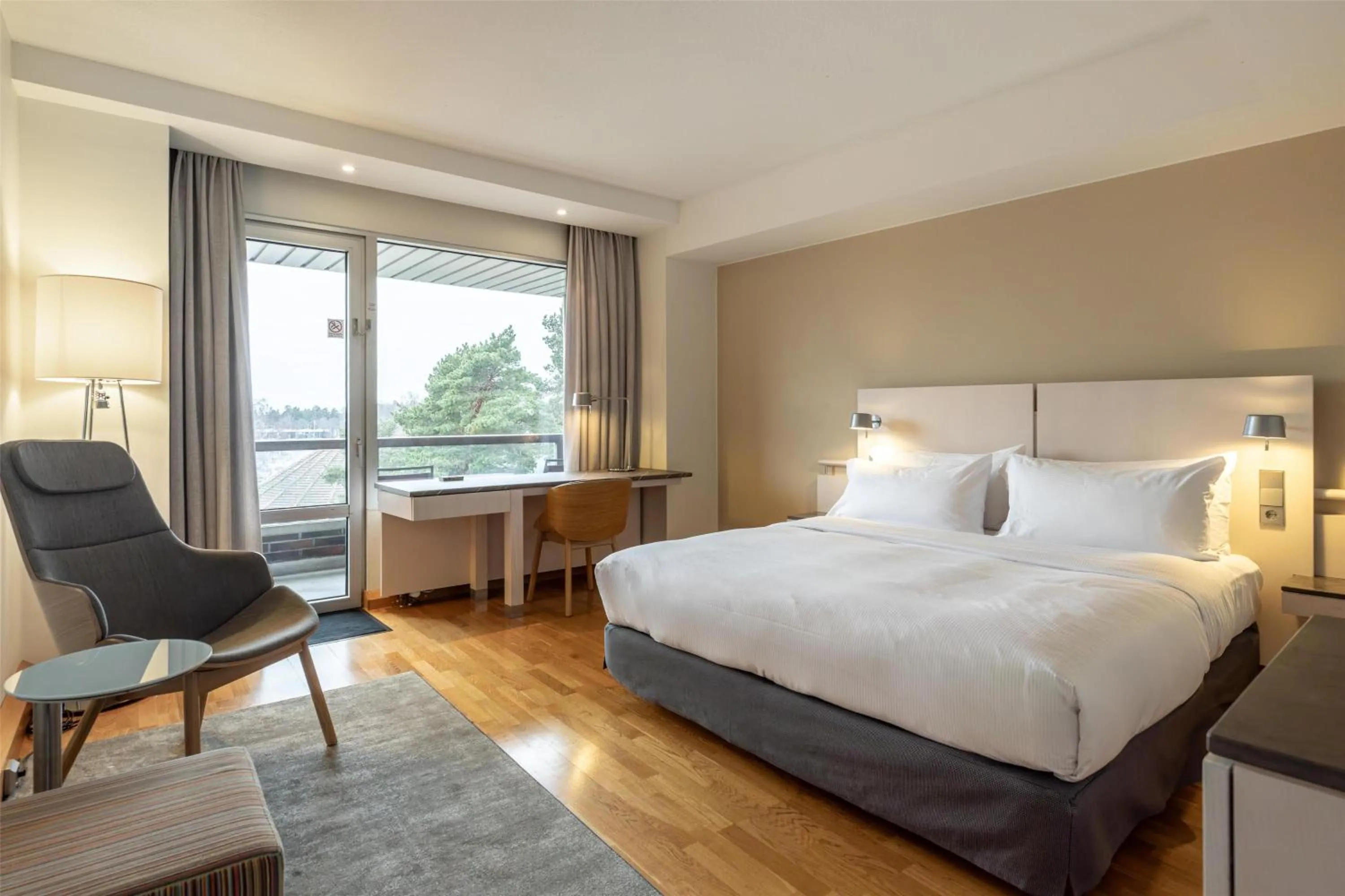 Bedroom, Bed in Hilton Helsinki Kalastajatorppa