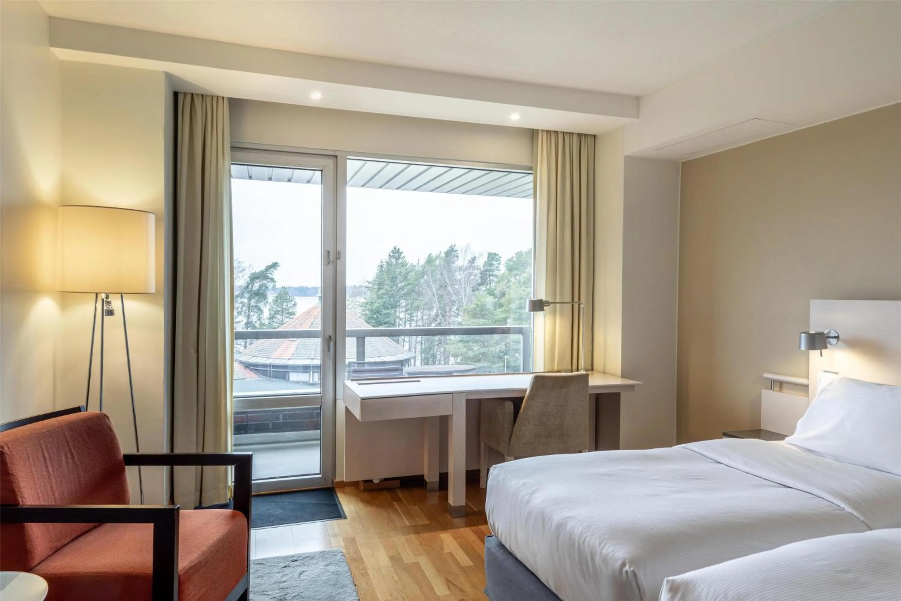 Bedroom, Bed in Hilton Helsinki Kalastajatorppa