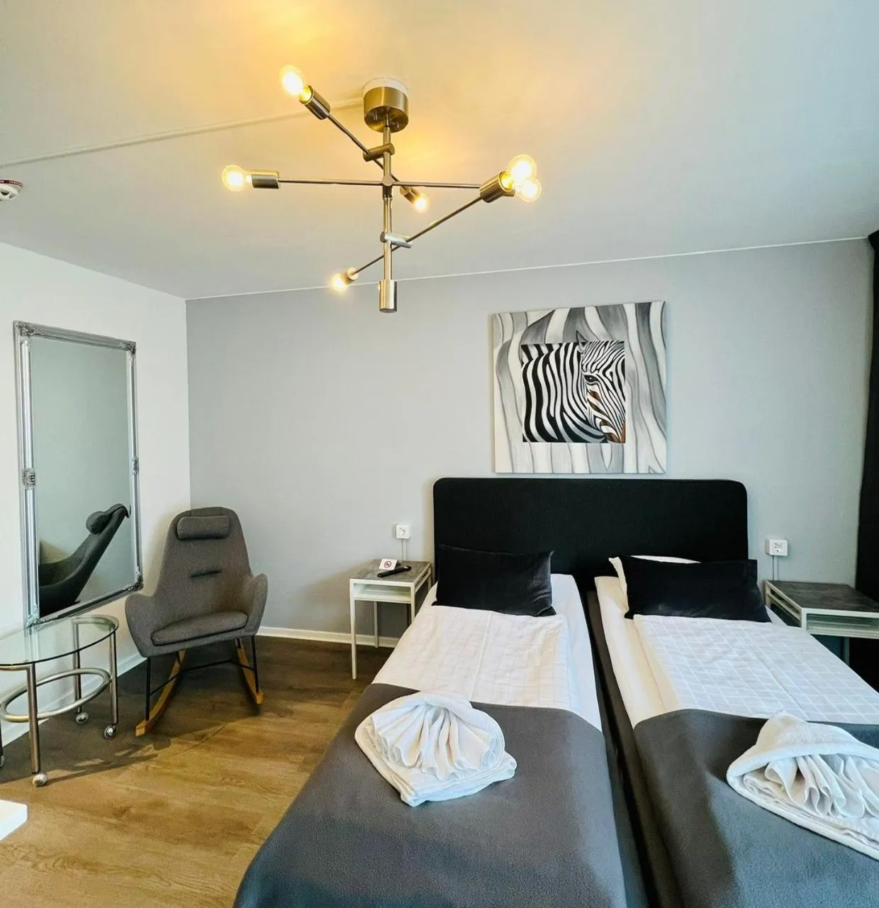 Property building, Bed in Palm Tree Hotel, Best Western Signature Collection