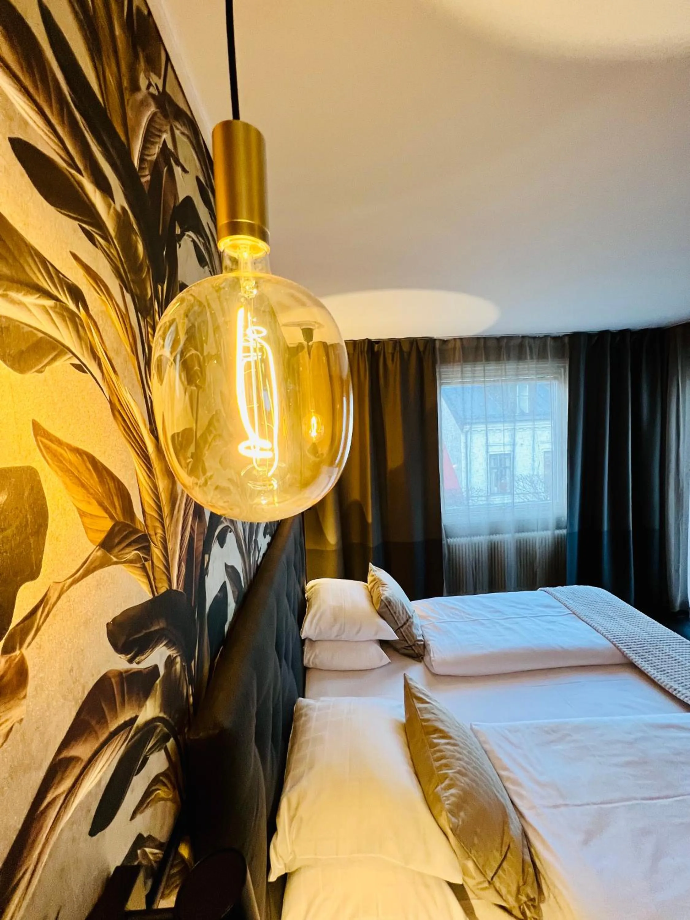 Photo of the whole room, Bed in Palm Tree Hotel, Best Western Signature Collection