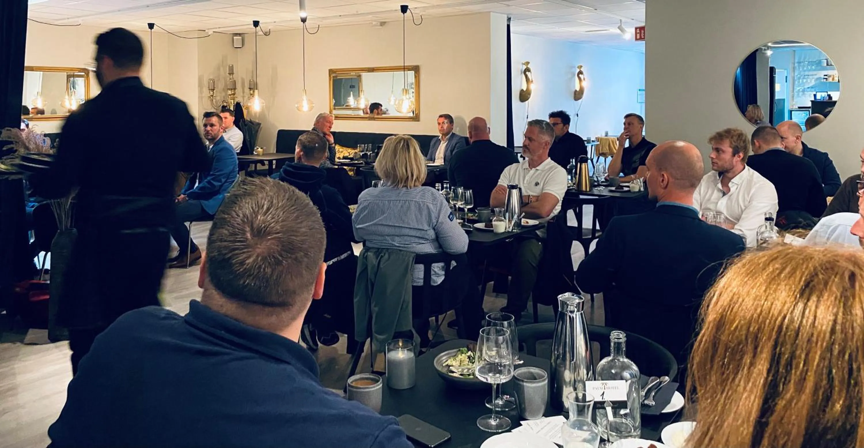 Restaurant/places to eat in Palm Tree Hotel, Best Western Signature Collection