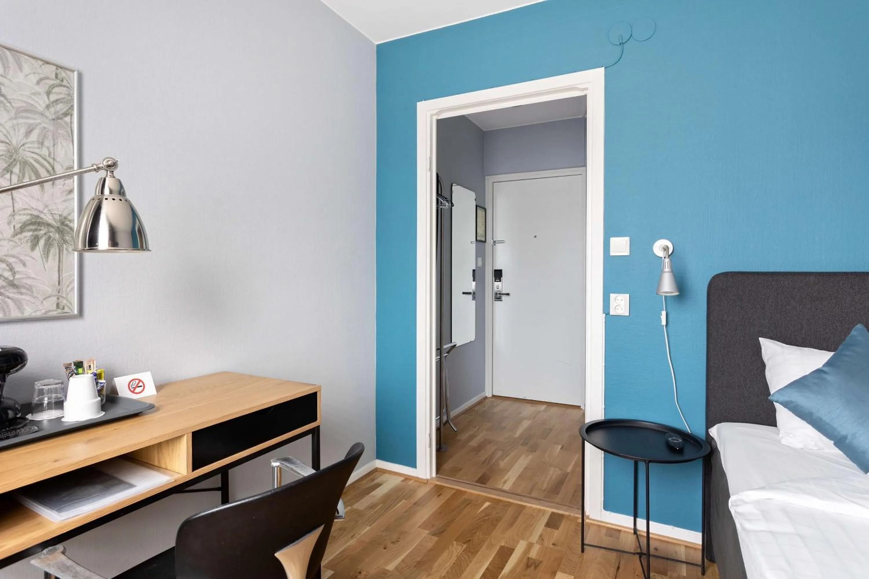 Bedroom, Bed in Palm Tree Hotel, Best Western Signature Collection