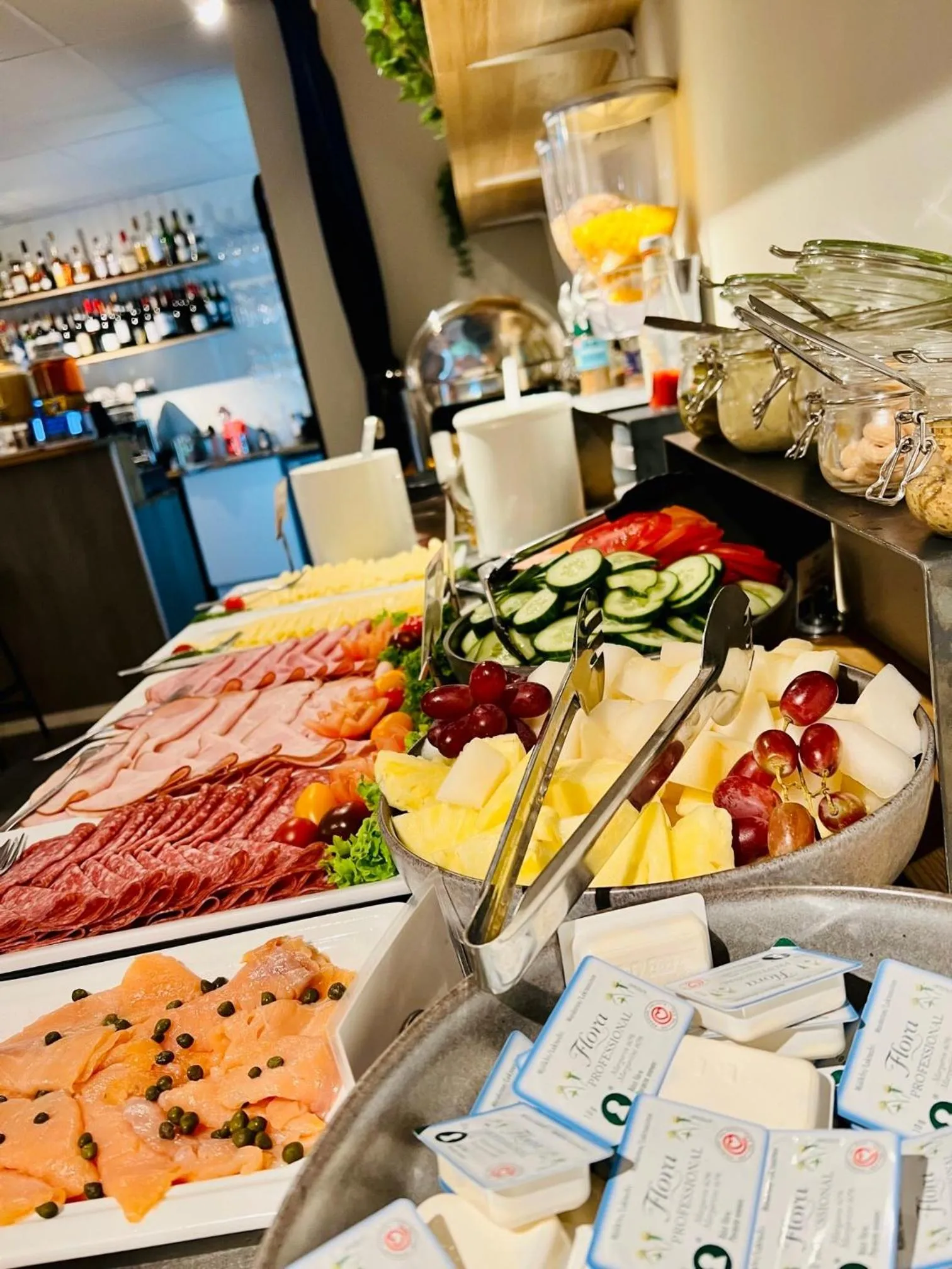 Food in Palm Tree Hotel, Best Western Signature Collection