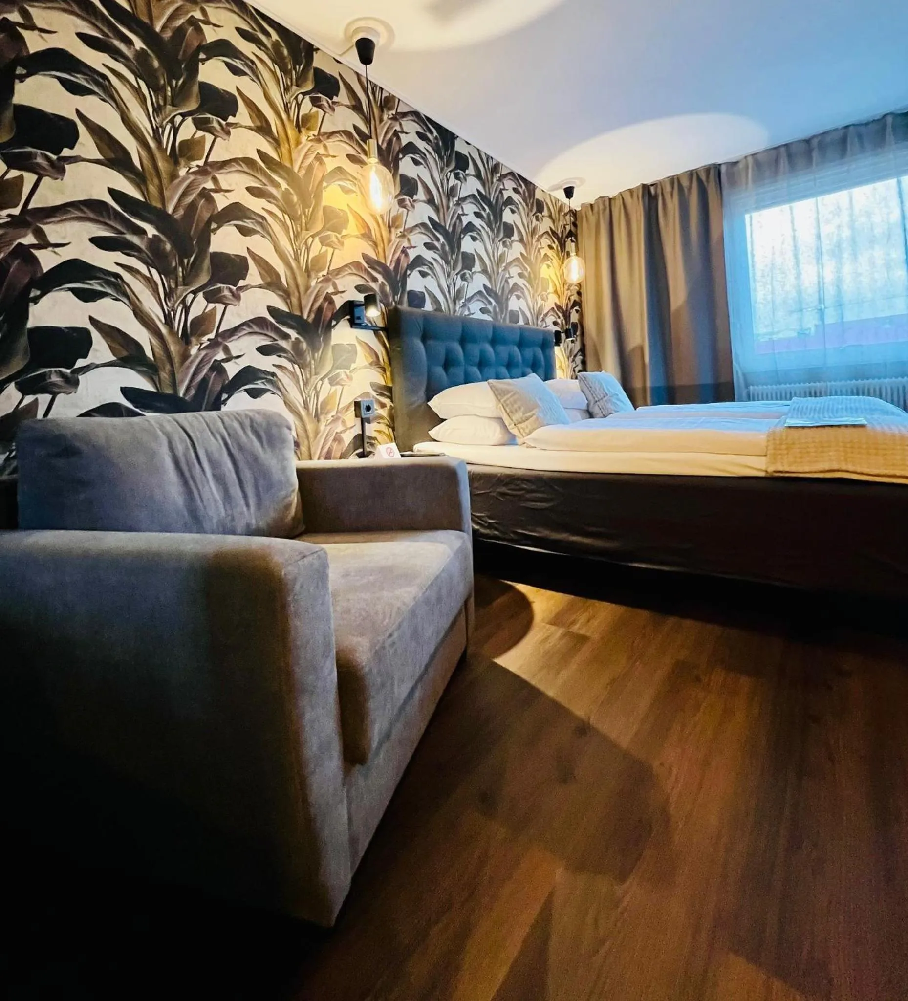 Seating area, Bed in Palm Tree Hotel, Best Western Signature Collection