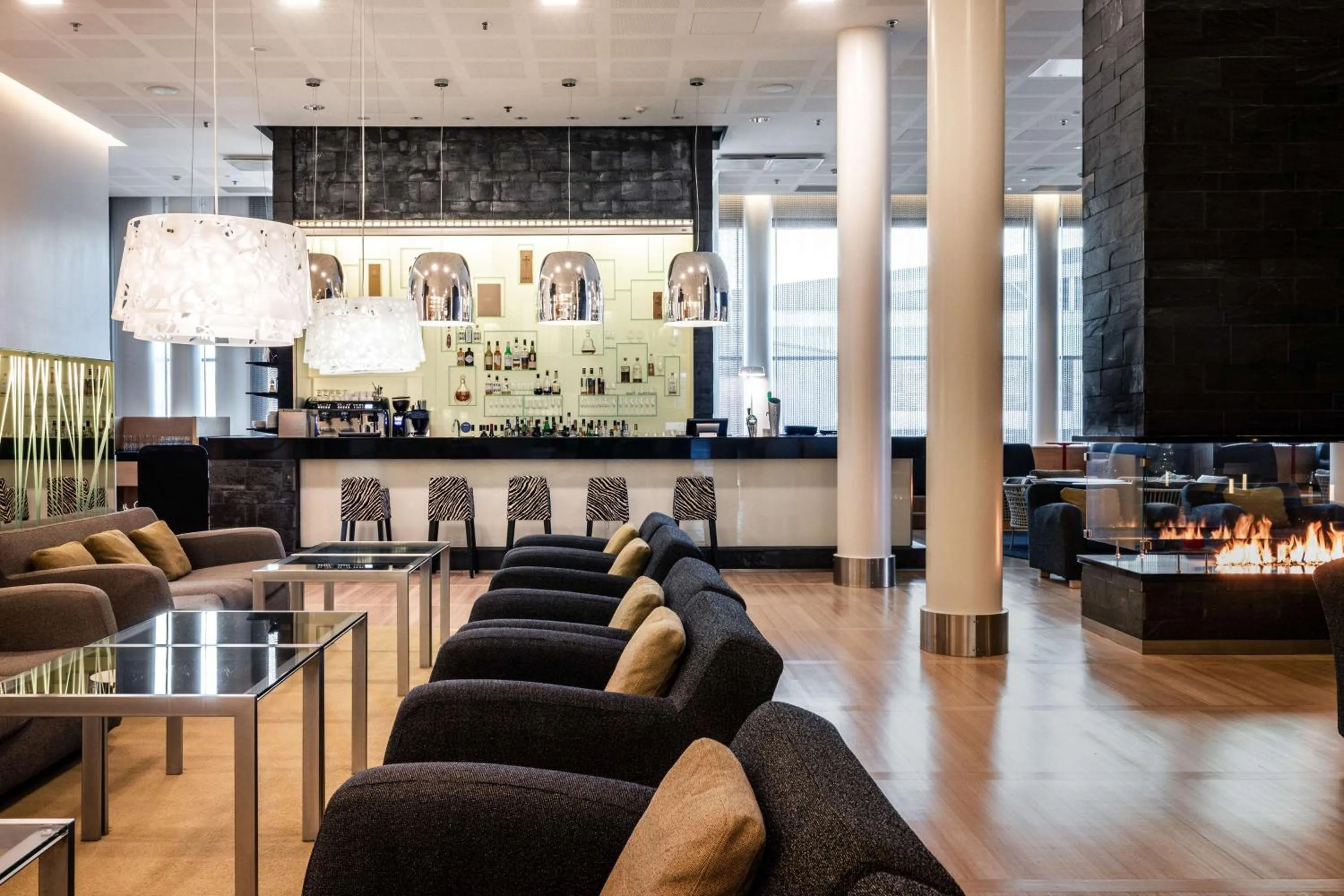 Lounge or bar in Hilton Helsinki Airport
