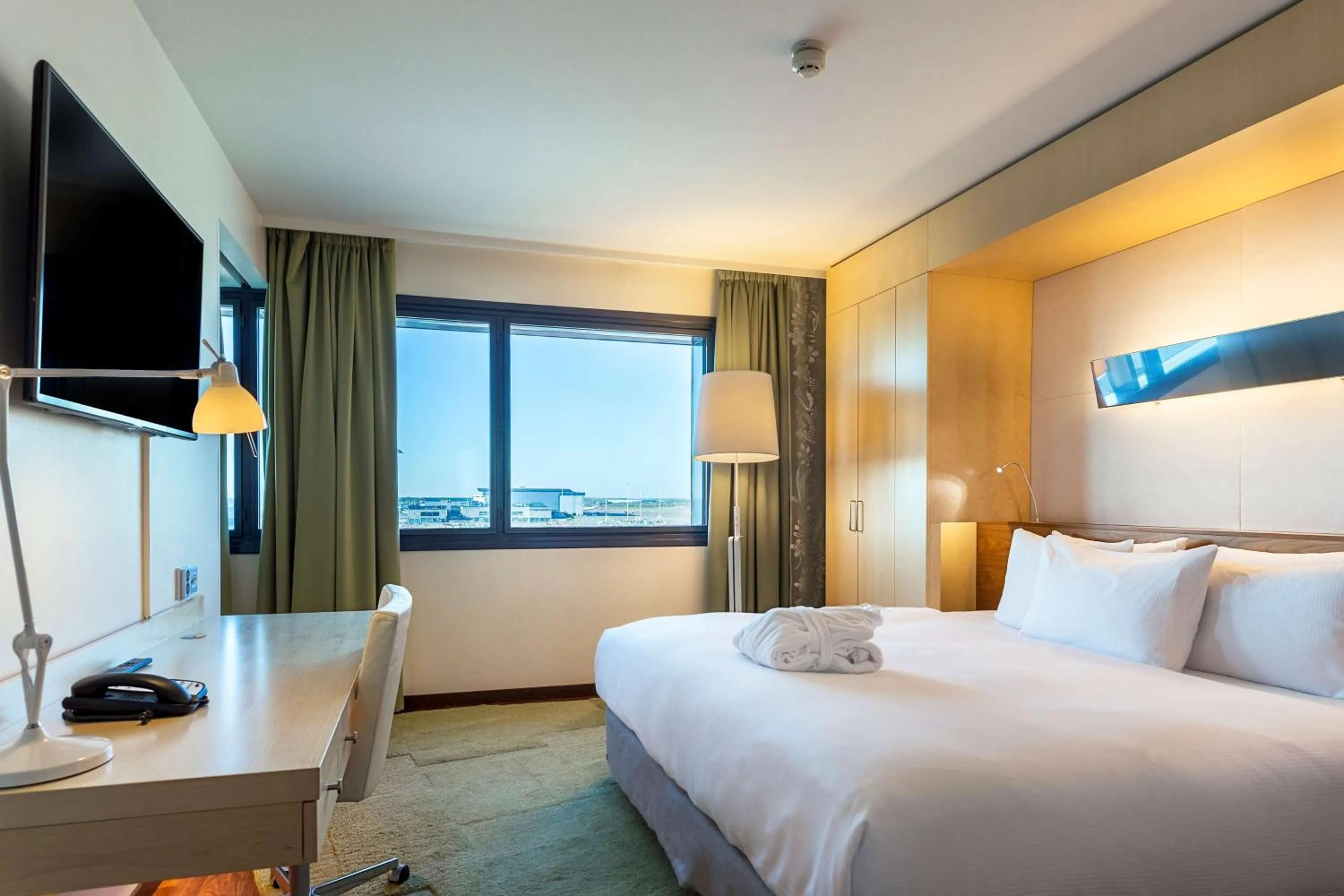 Junior Suite in Hilton Helsinki Airport