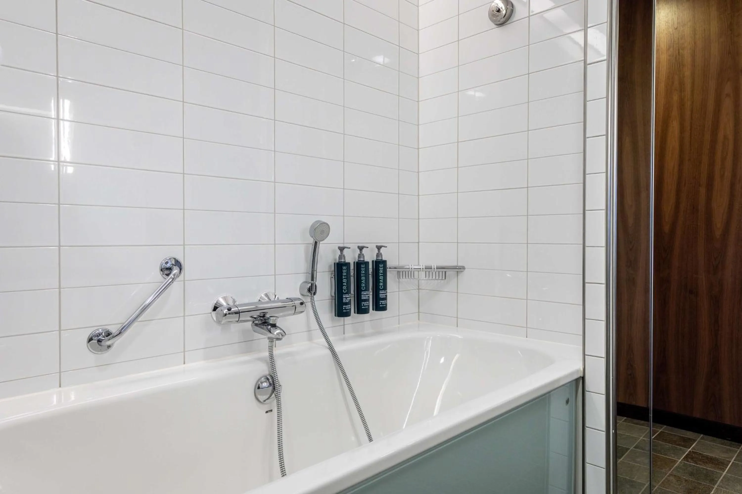 Bathroom in Hilton Helsinki Airport