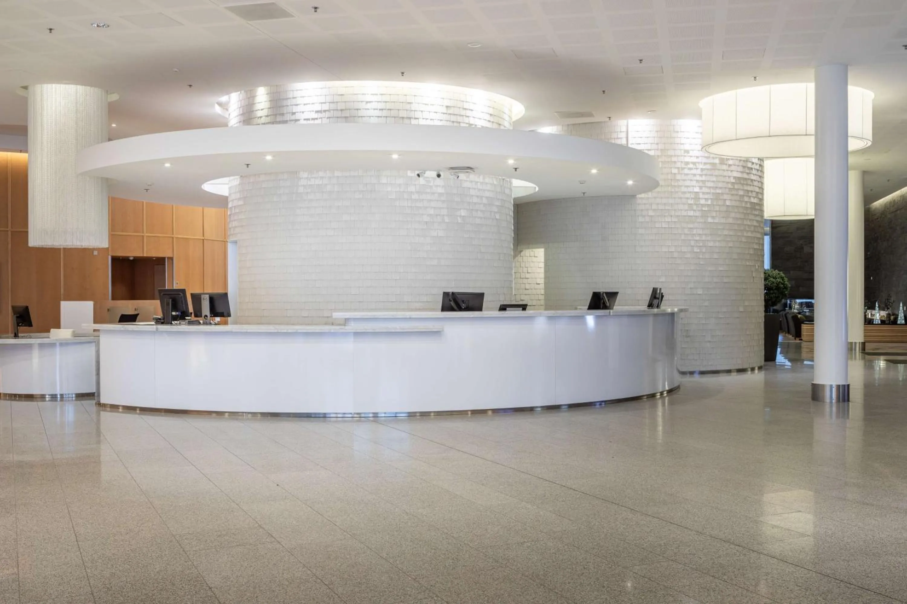 Lobby or reception in Hilton Helsinki Airport