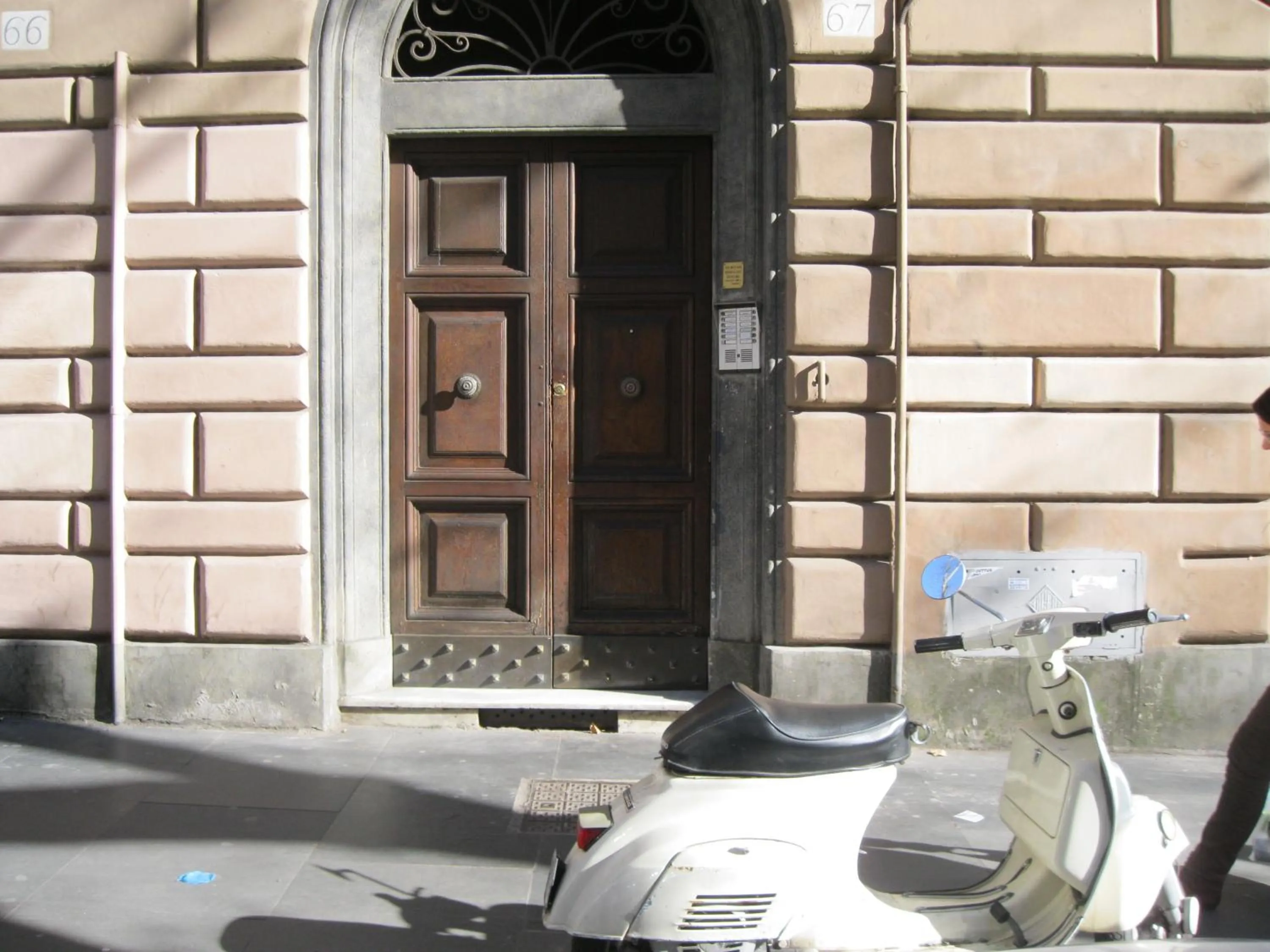 Facade/entrance in Merulana Suite