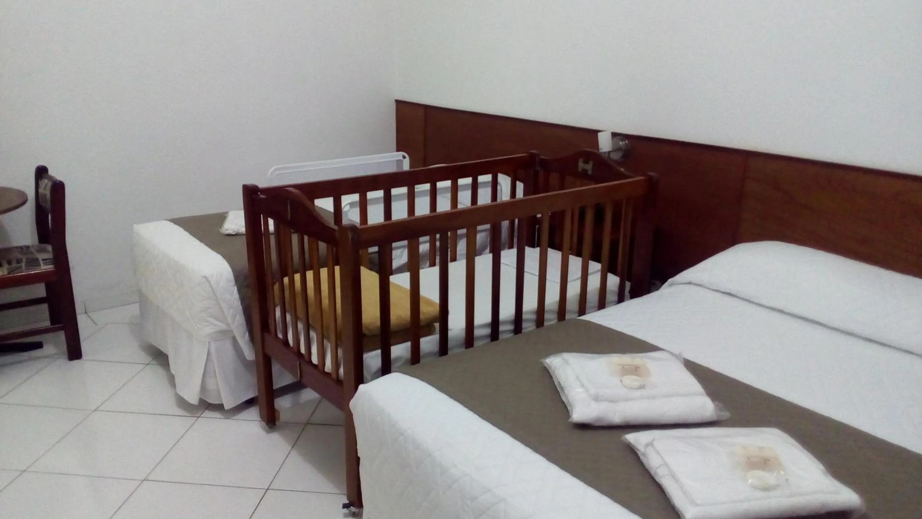 cot, Bed in Atlântico Hotel