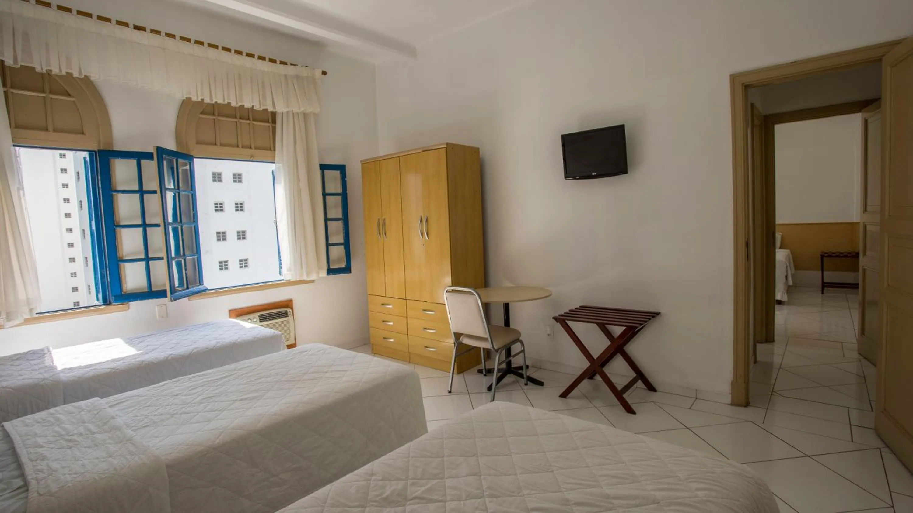 Photo of the whole room, Bed in Atlântico Hotel