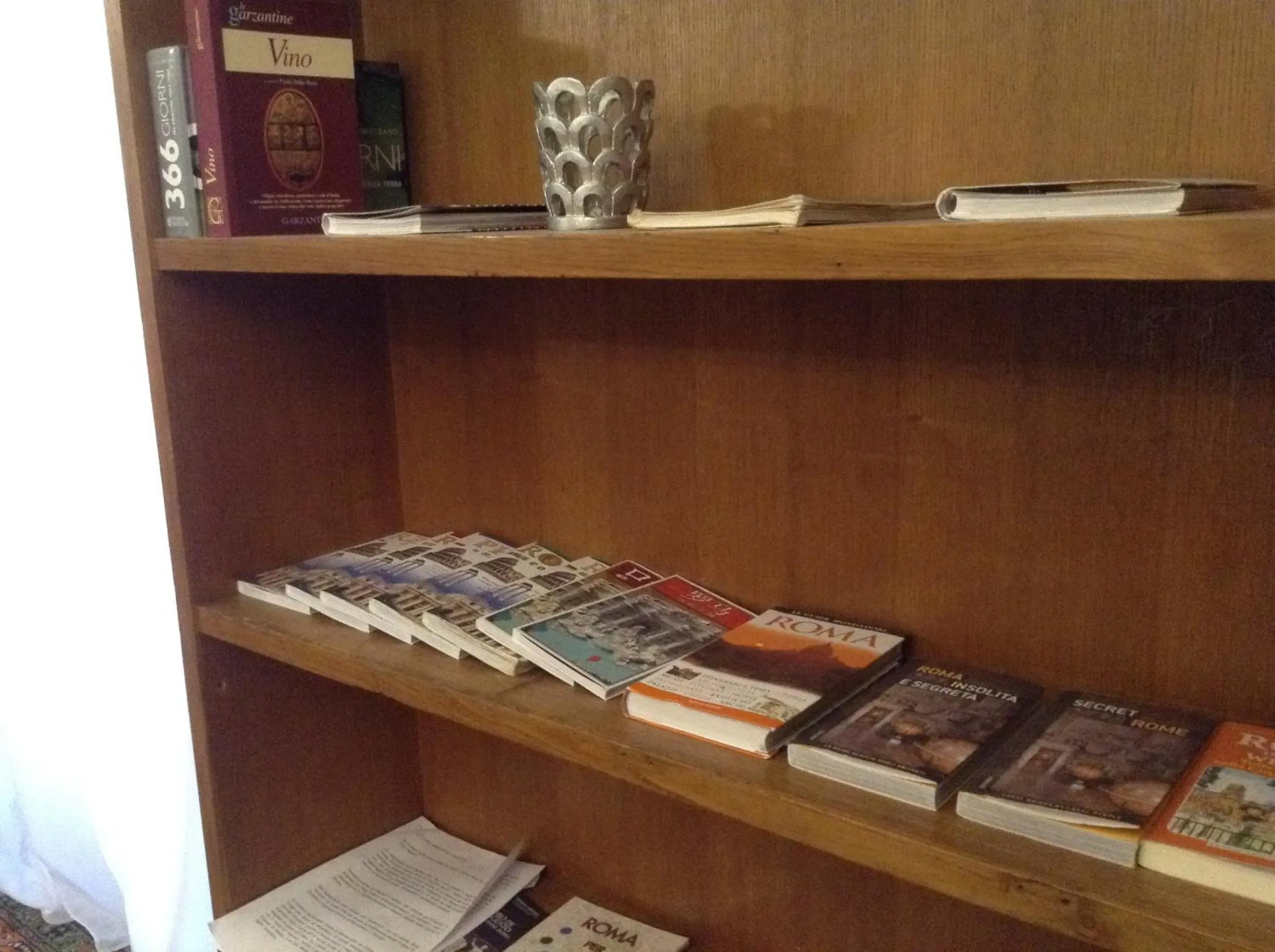 Communal lounge/ TV room in Houspitality Caesar Bed & Breakfast