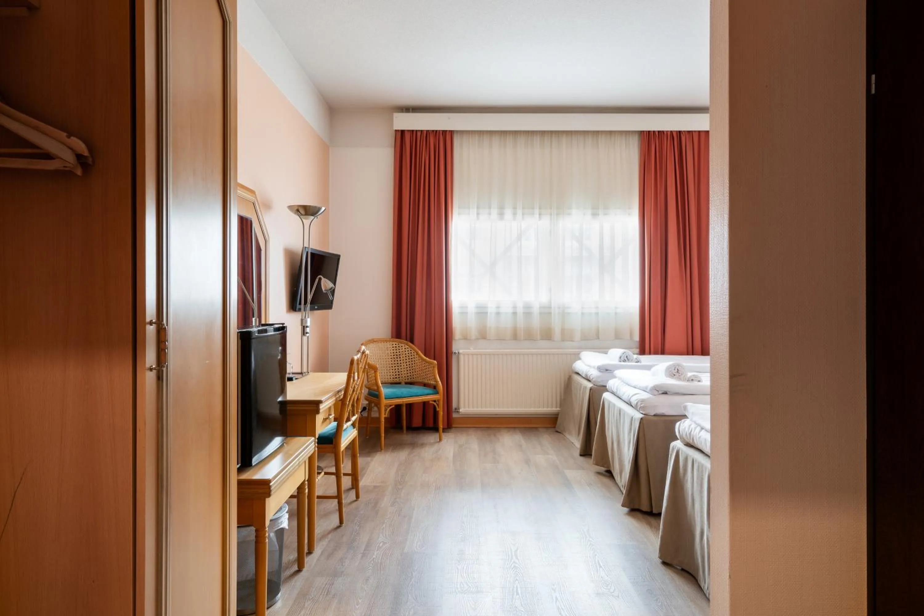 wardrobe, Bed in Hiisi Hotel Turku Seaport