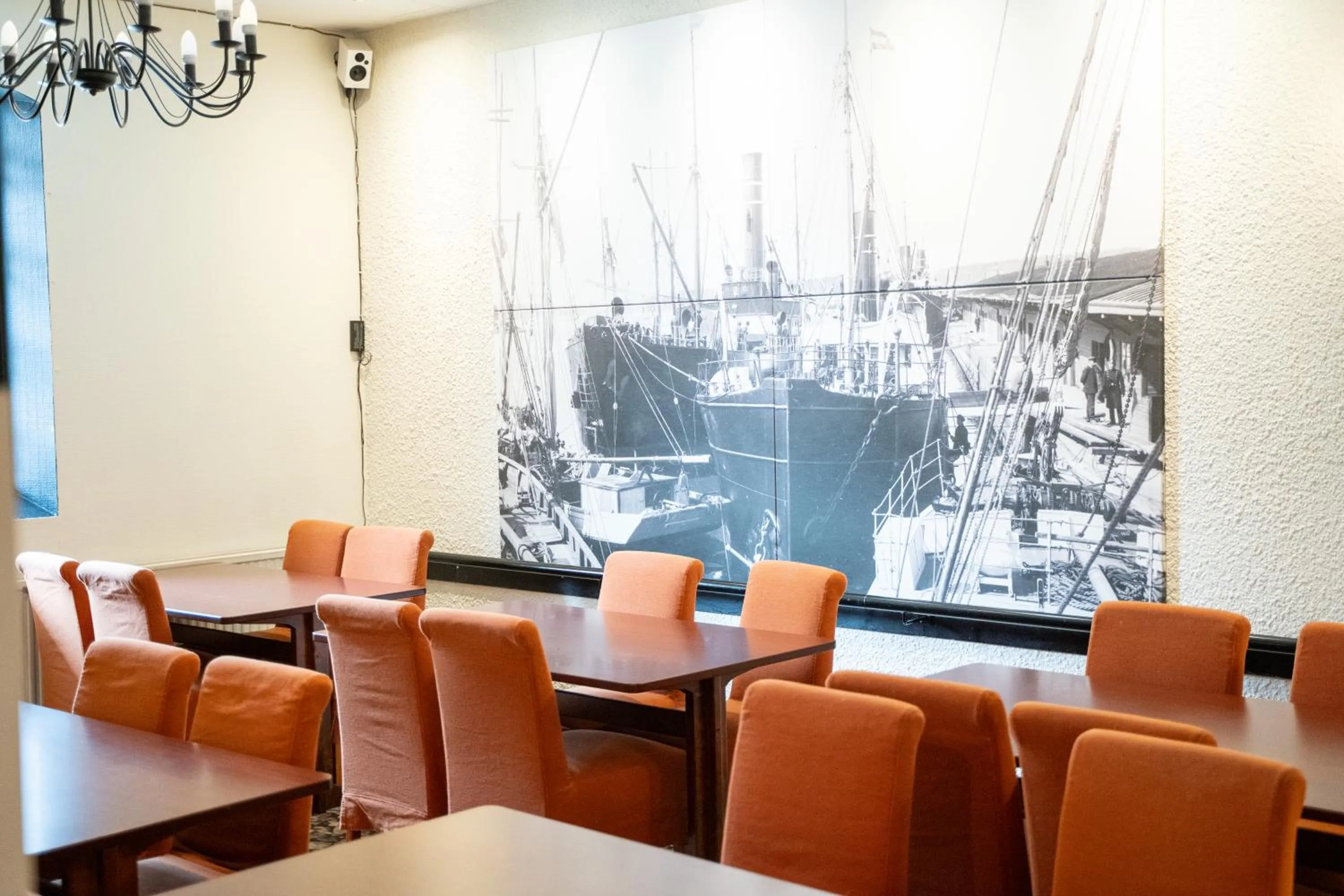 Lobby or reception in Hiisi Hotel Turku Seaport