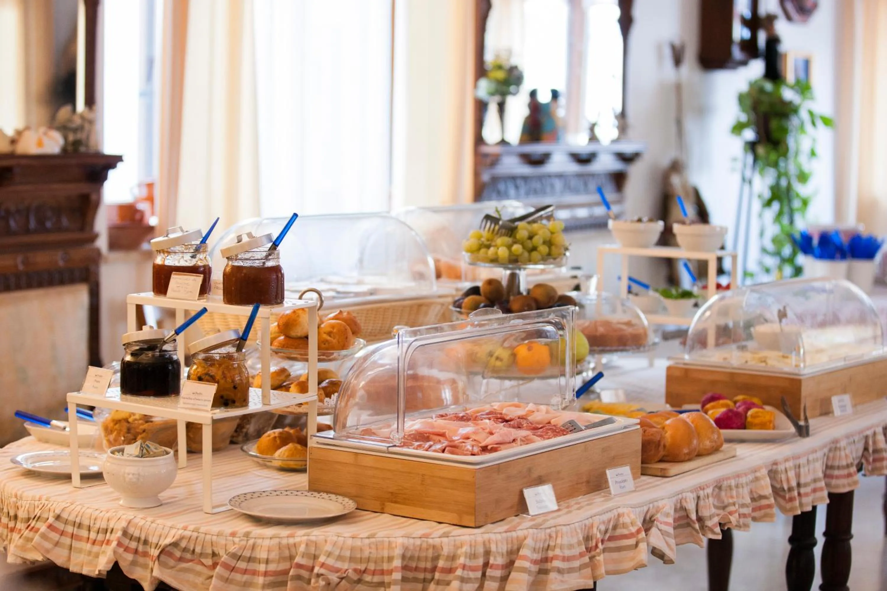 Buffet breakfast in Hotel Pocho