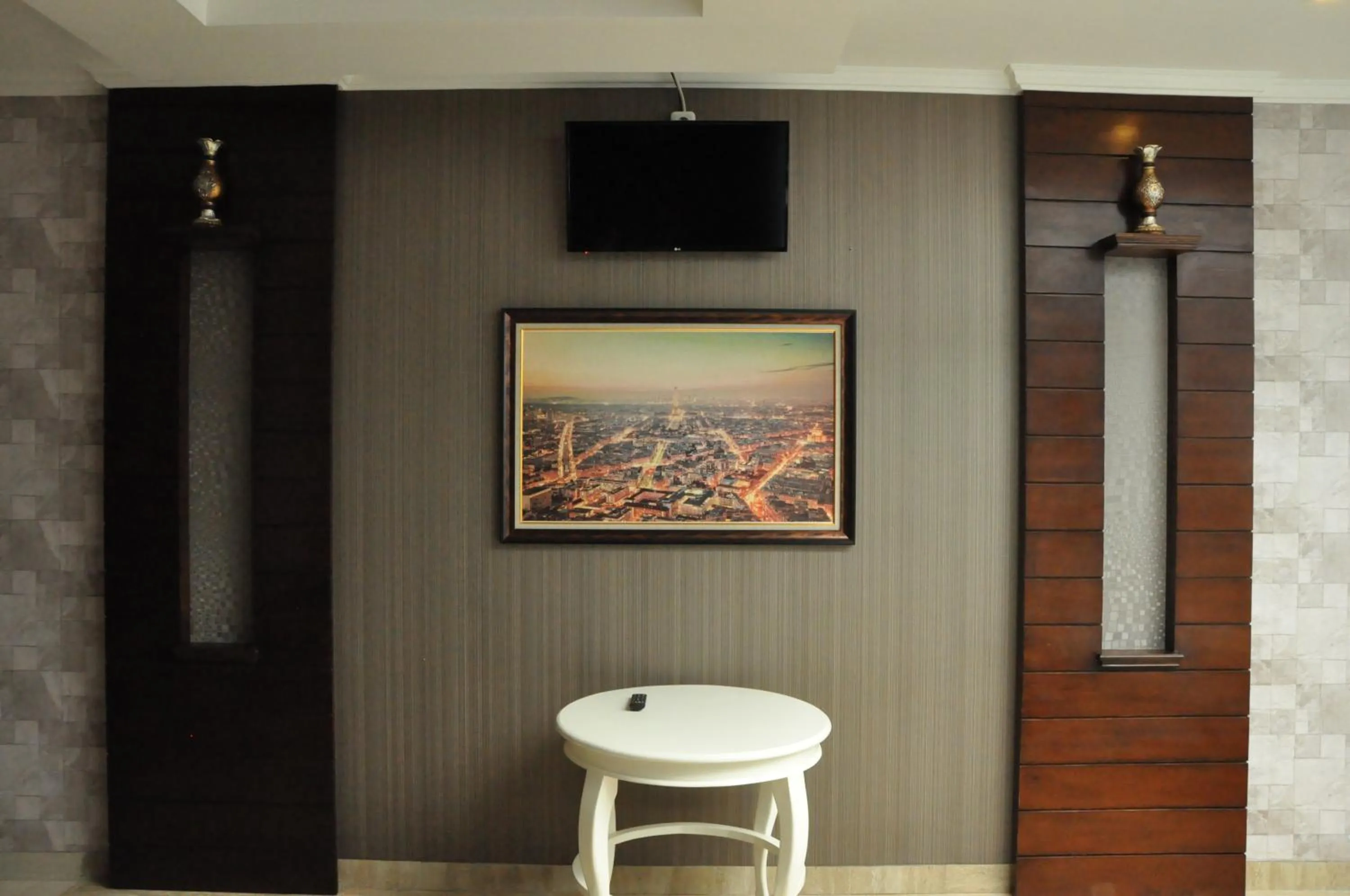 Communal lounge/ TV room in Casa de Wanea Hotel