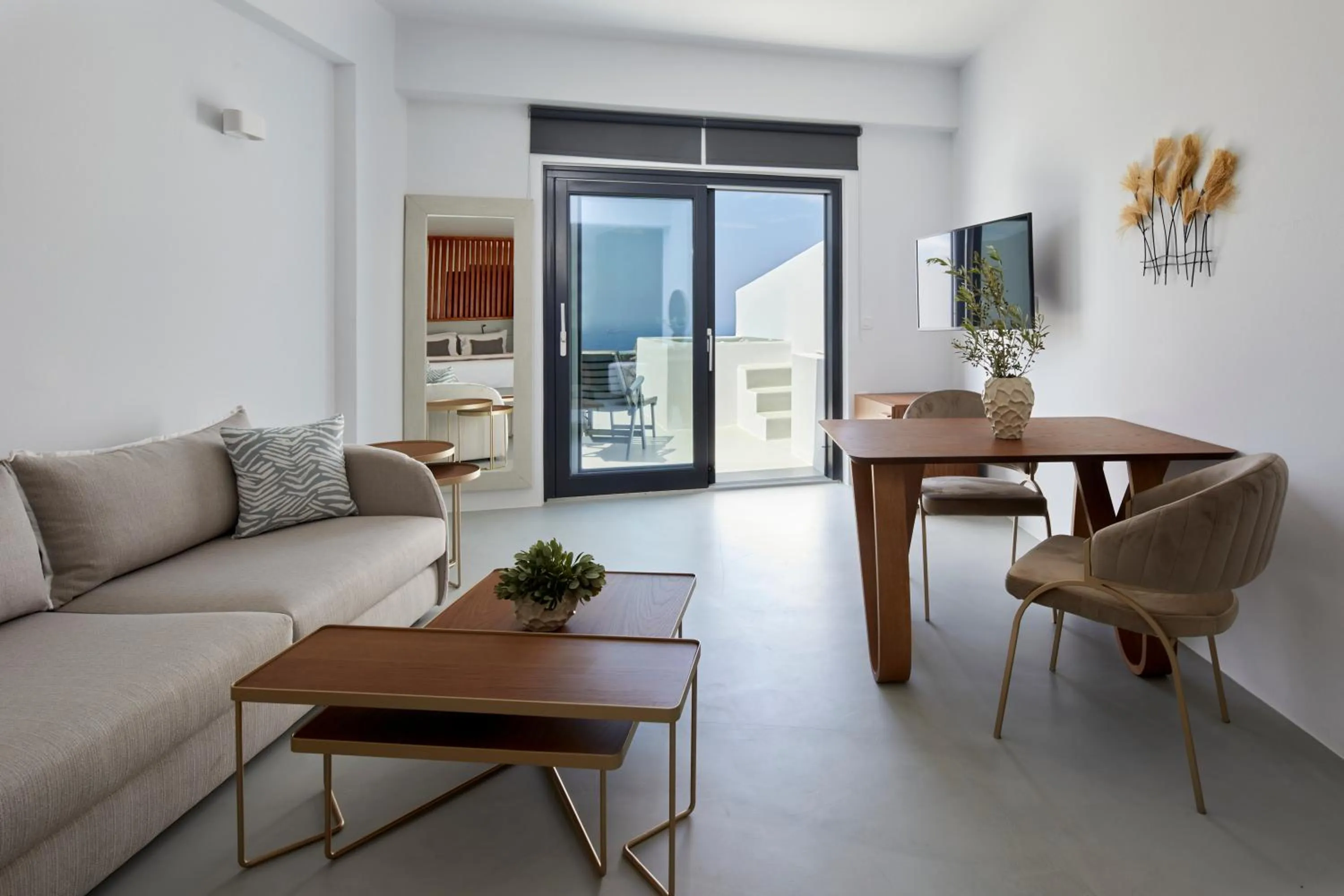 TV and multimedia in Santorini Princess Spa Hotel