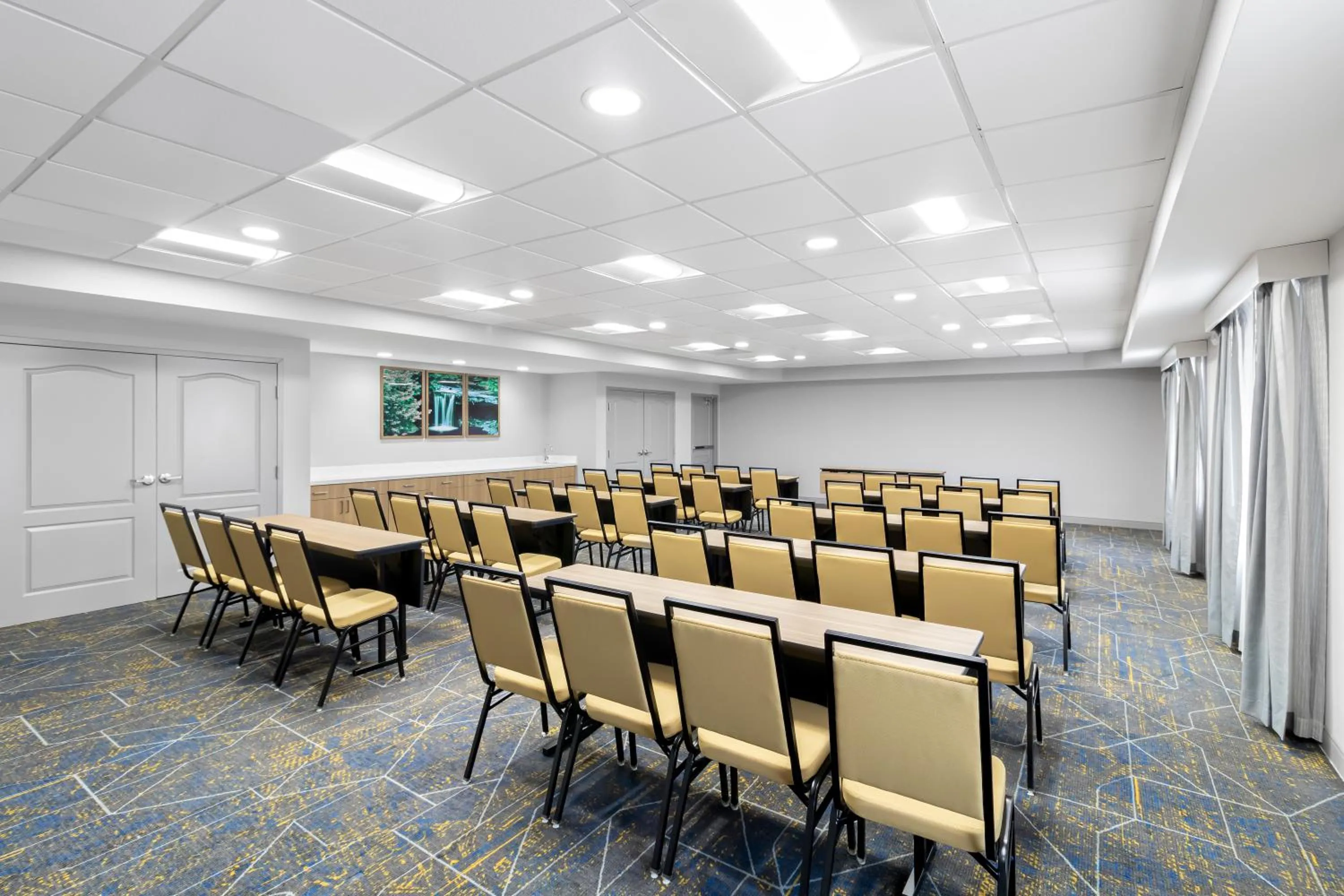 Hampton Inn & Suites New Castle, PA