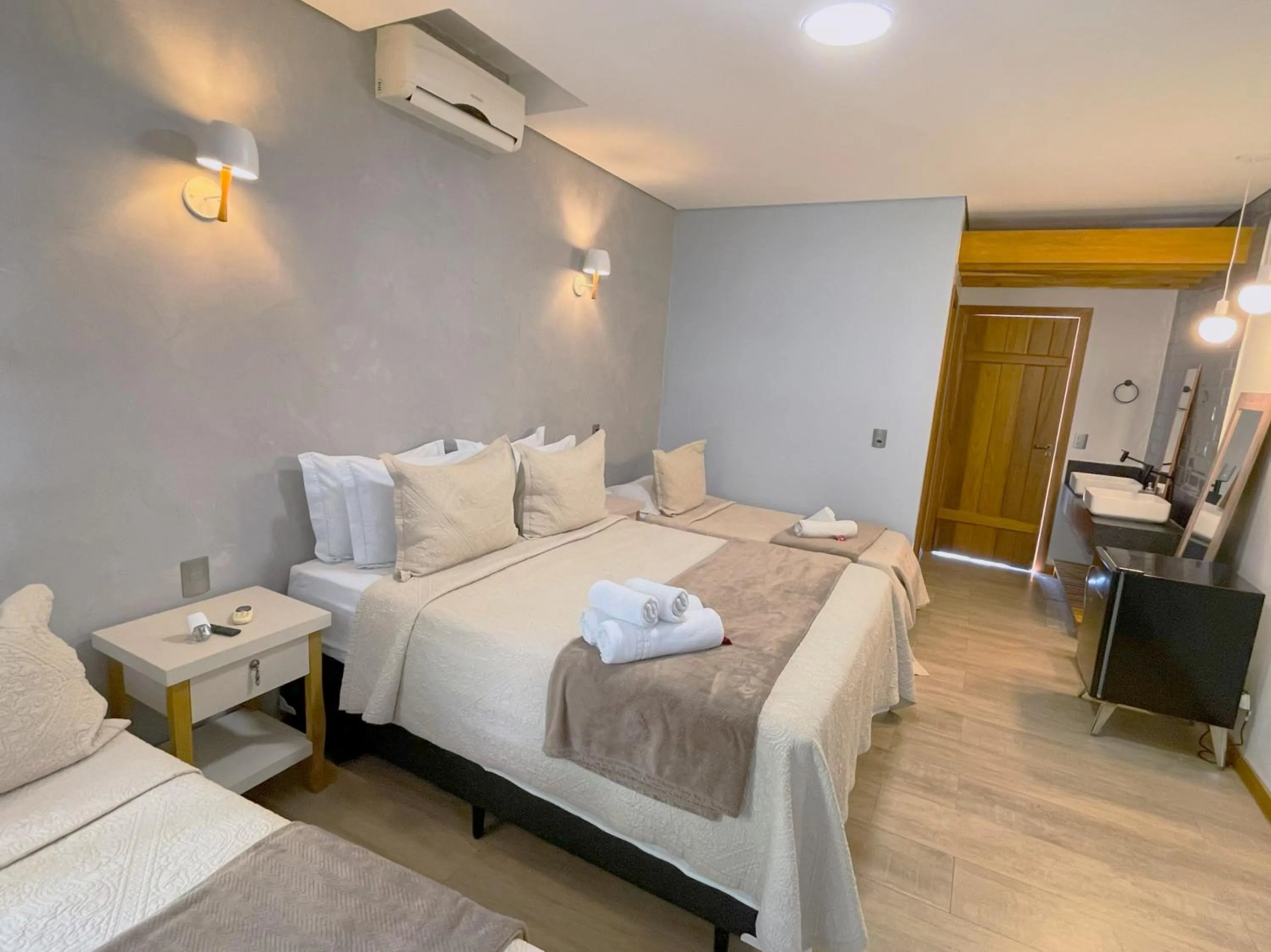 Bedroom, Bed in Pousada Flores do Cerrado