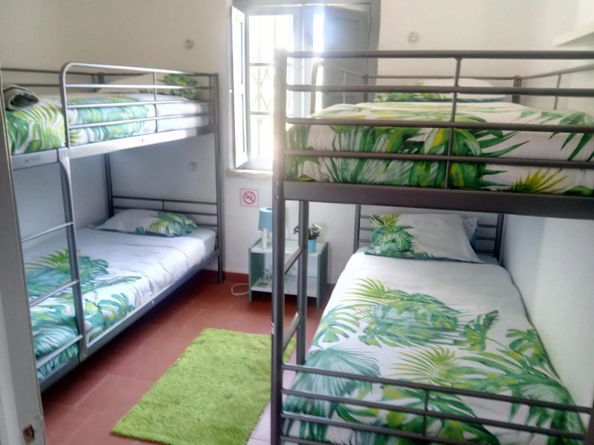 Bed in Fonte da Telha Beach Hostel