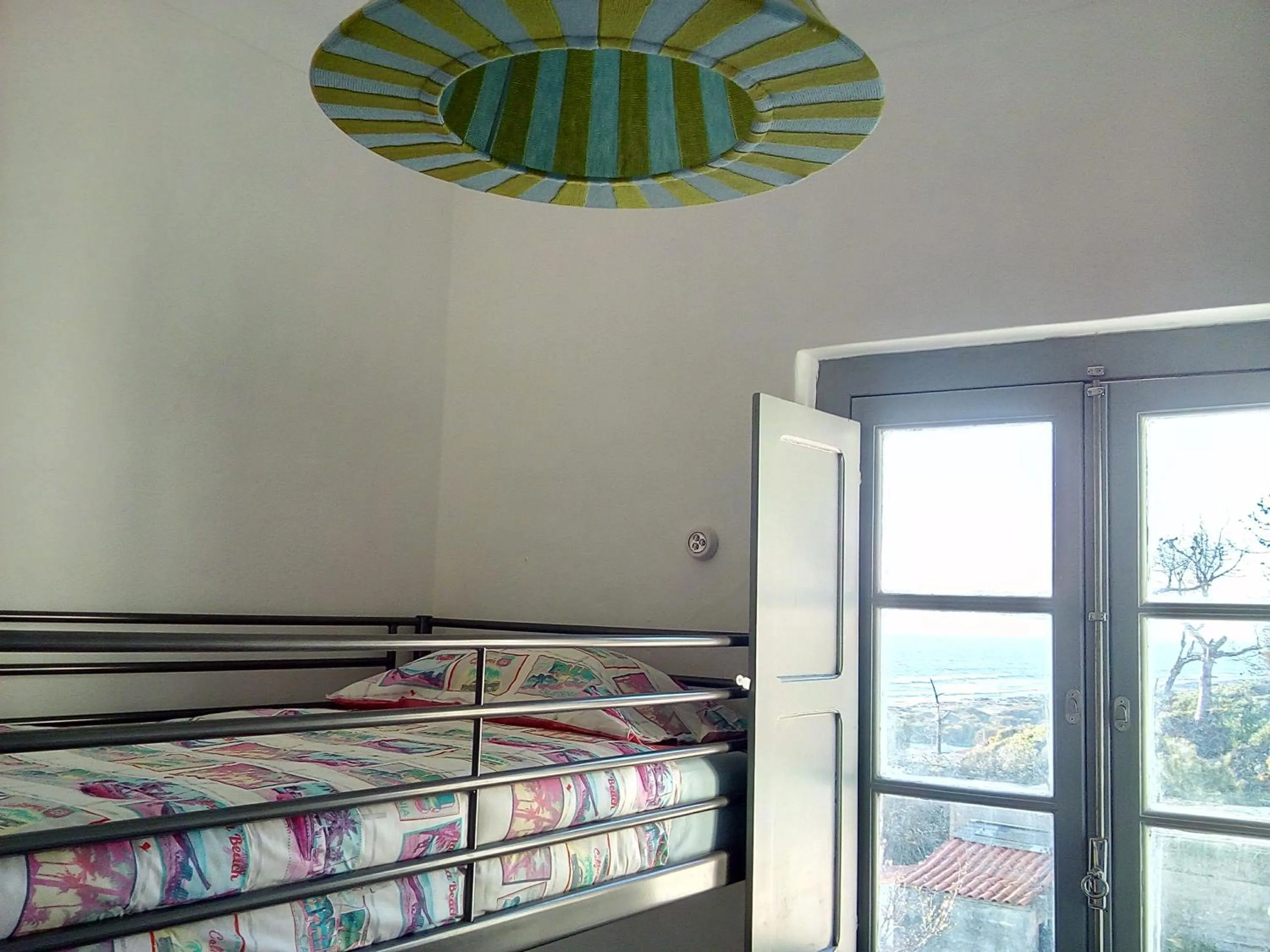 Bed in Fonte da Telha Beach Hostel