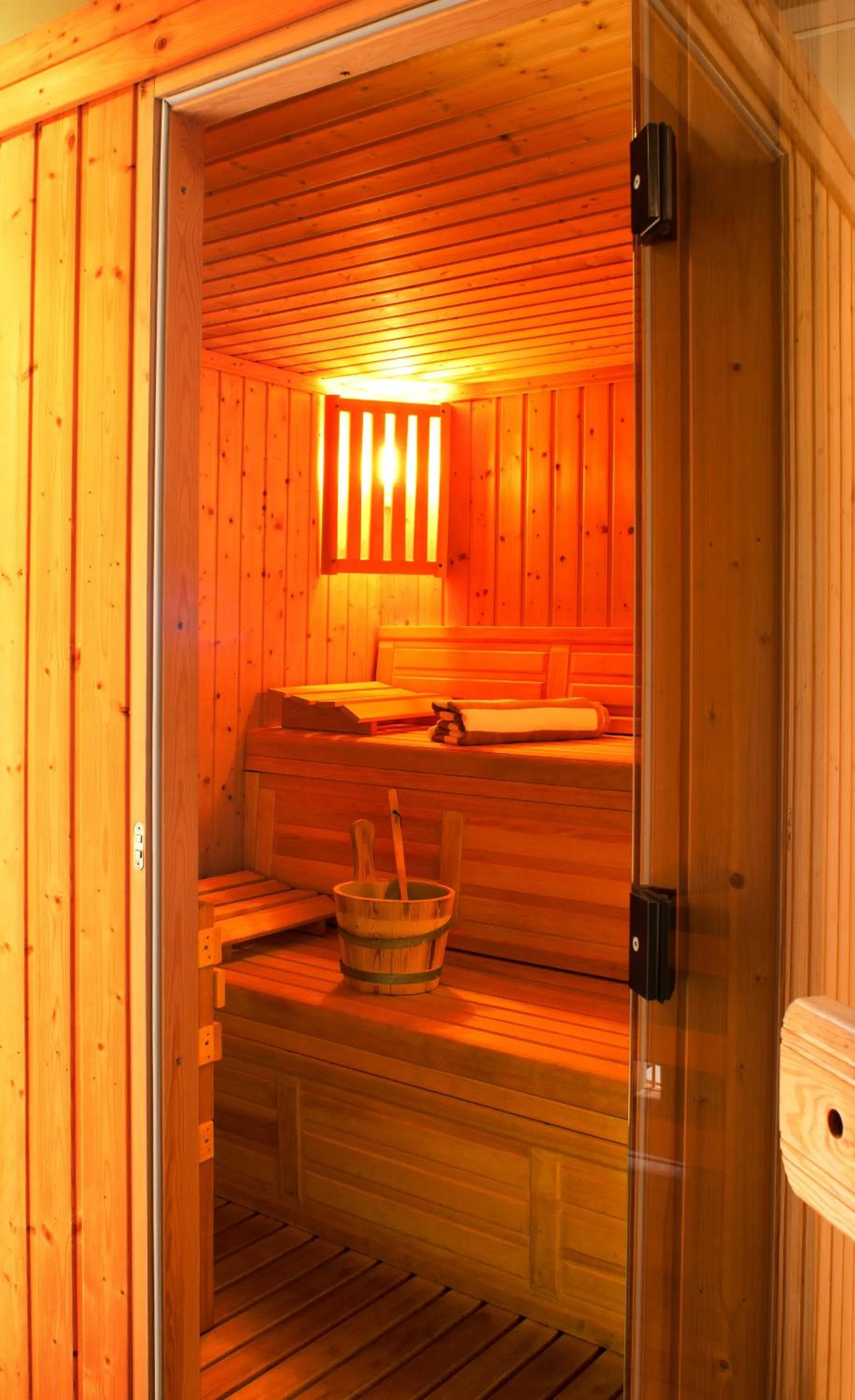 Spa and wellness centre/facilities in Logis Hôtel Restaurant Neuhauser