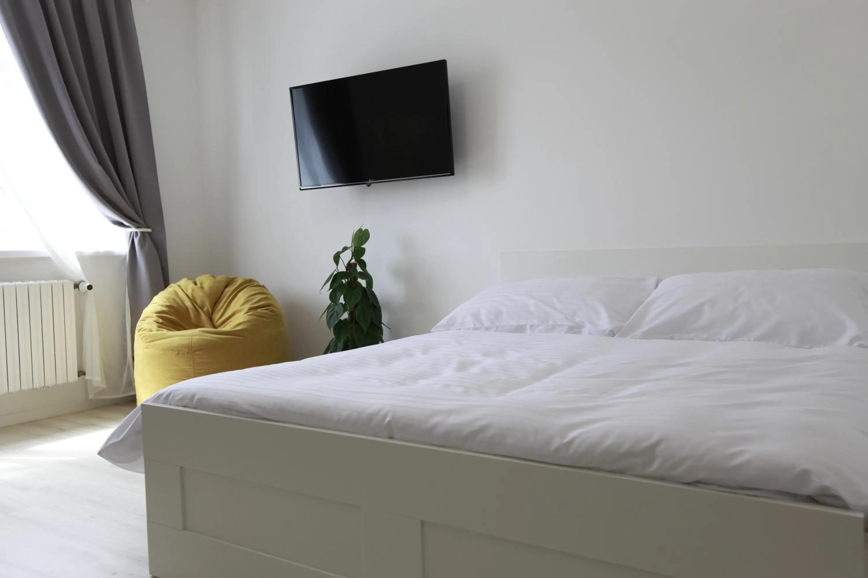 Bed in City Center Best Place Apartments