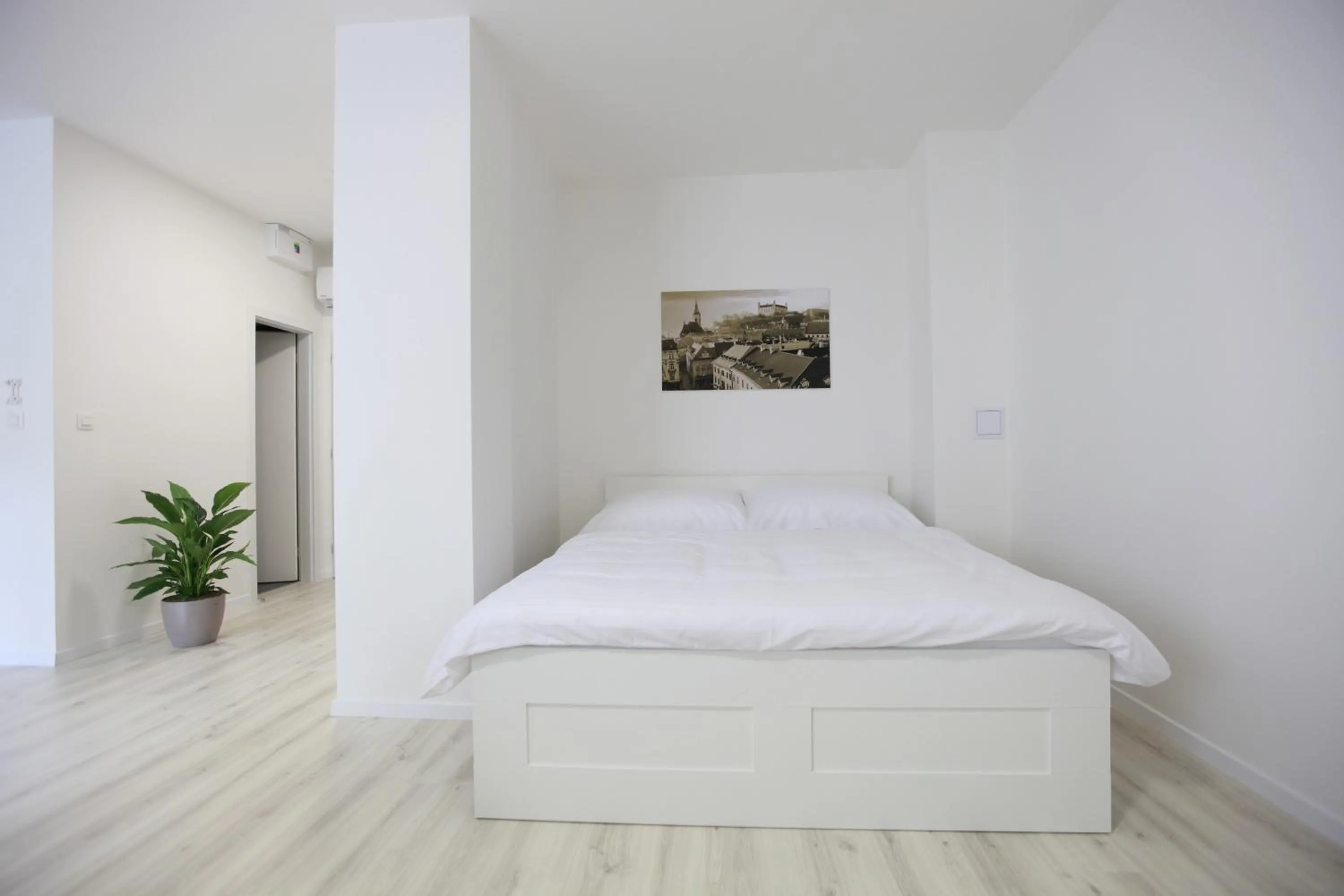 Bed in City Center Best Place Apartments